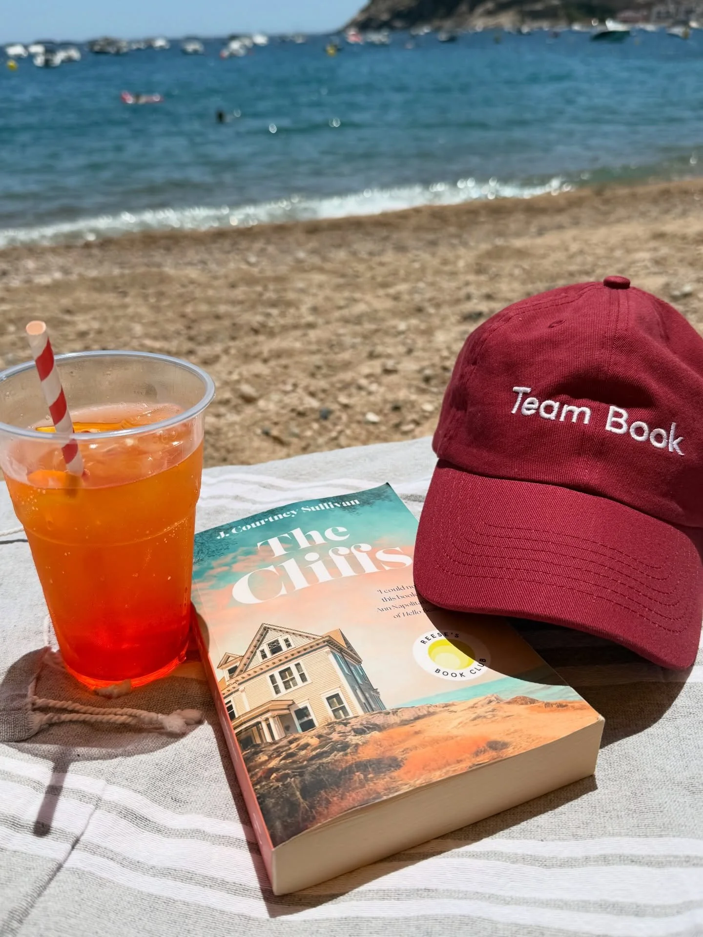 ✅ Travel with a book 📚🌴☀️ 

I&rsquo;ve checked off my first prompt for the @nationalbookfoundation&rsquo;s Summer Reading Adventure, a summer-long reading challenge filled with fun bookish activities and the chance to win everything from free audio