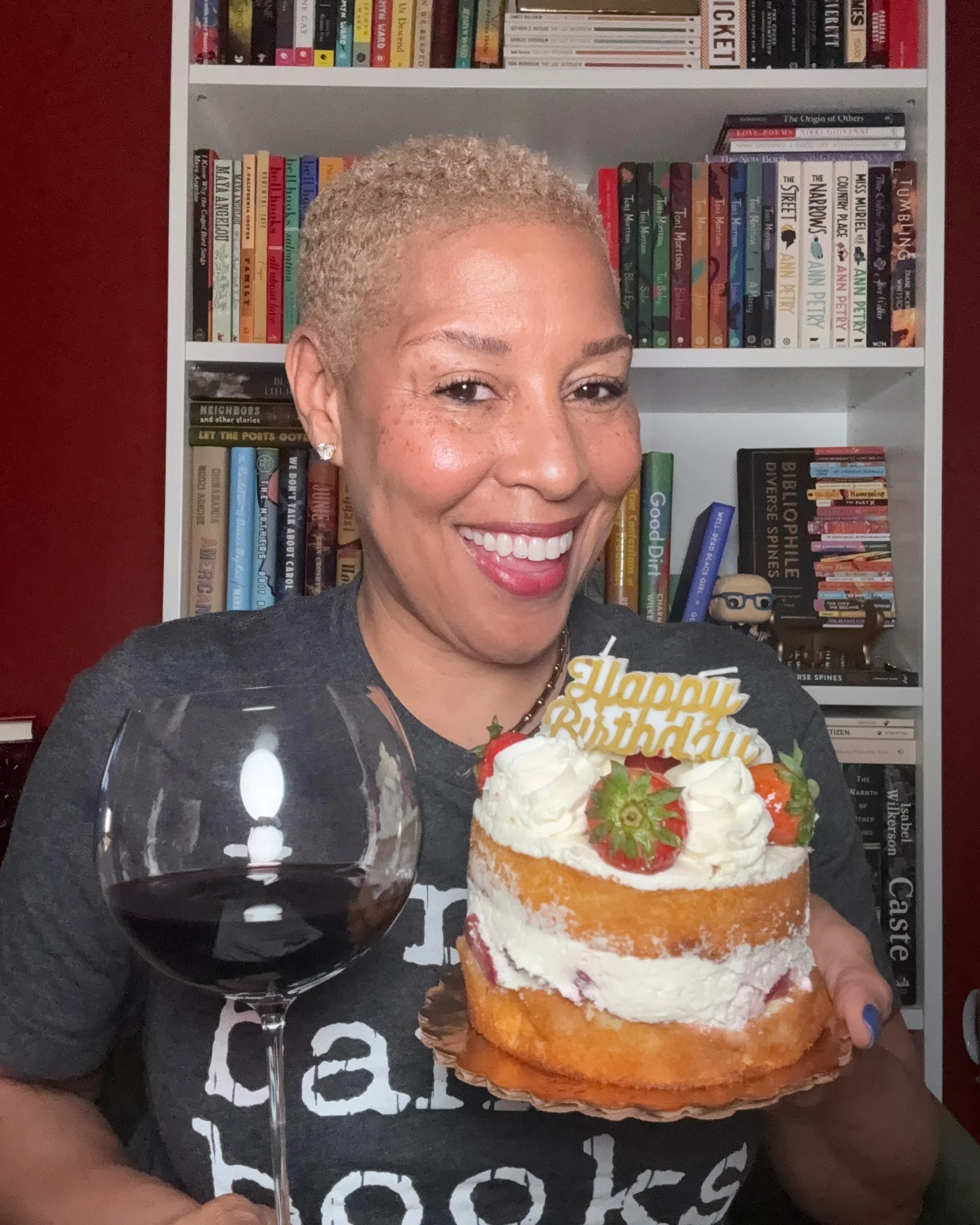 Cheers to 58 years! 🥳🎈🧁Today was a great day. I did absolutely nothing but rest! 😊 Thank you for the birthday love! ❤️ I can&rsquo;t praise and thank God enough for all of my blessings. 🙌🏽

📚🍷♎️

#LibraSeason 
#SpinesVines
#BirthdayGirl
#Read