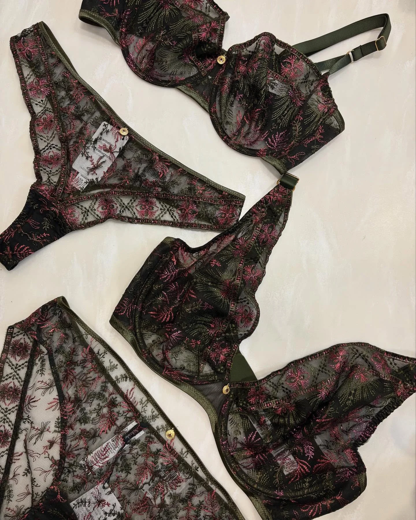 Fall, but make it bold. 💚💗⁠
⁠
@divalingerie.ca is bringing in the mood with the new Dark Garden sets from @aubadeparis &mdash; deep green with a metallic pink twist that feels perfectly autumn. Available in two different bra and pantie styles, it&r