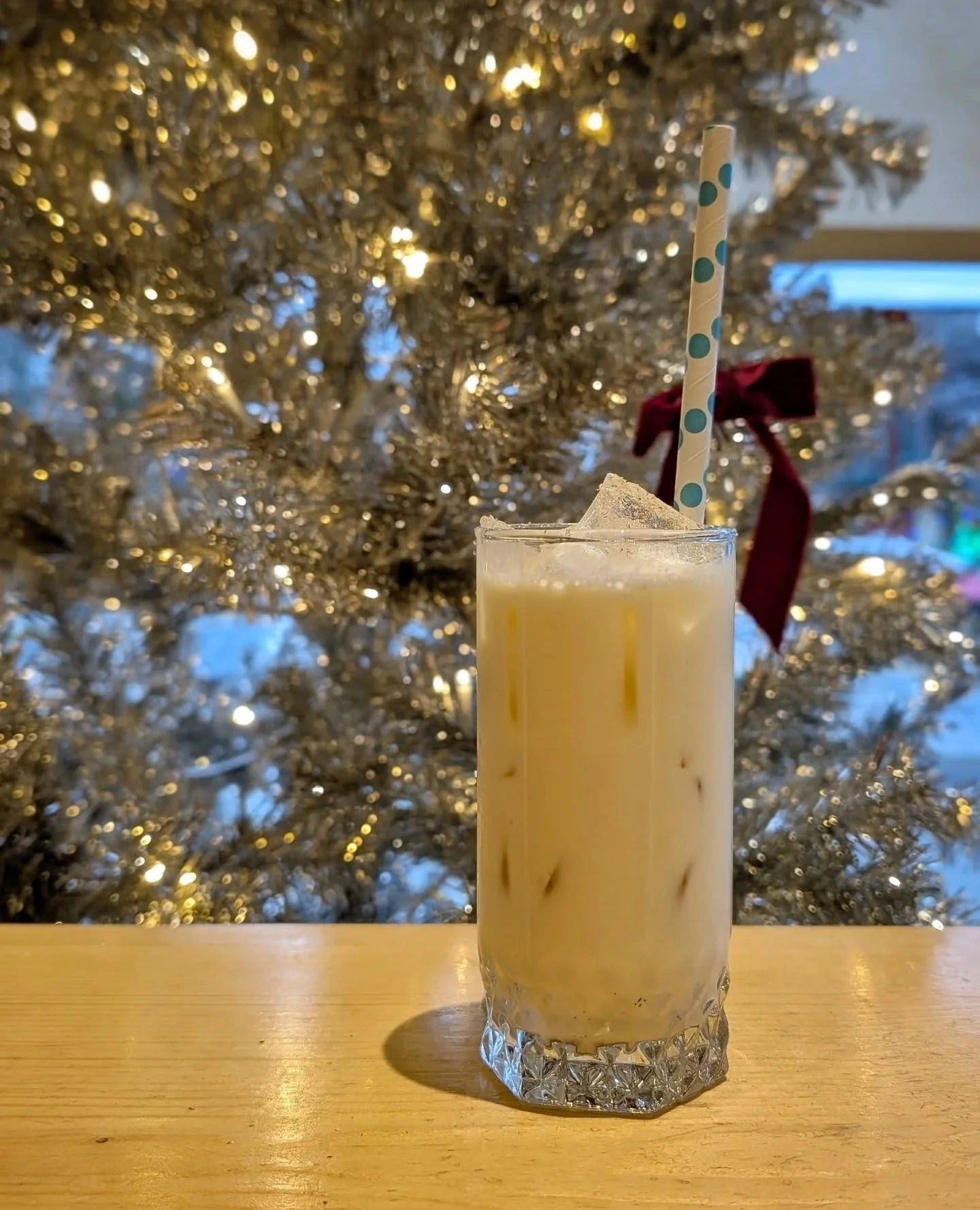 December in a cup is back at @breakfasttable604 🥛✨⁠
⁠
Breakfast Table&rsquo;s house-made eggnog has officially returned, and honestly&hellip; nothing hits quite like it. They whisk it, they simmer and they spice every single batch so it comes out ri