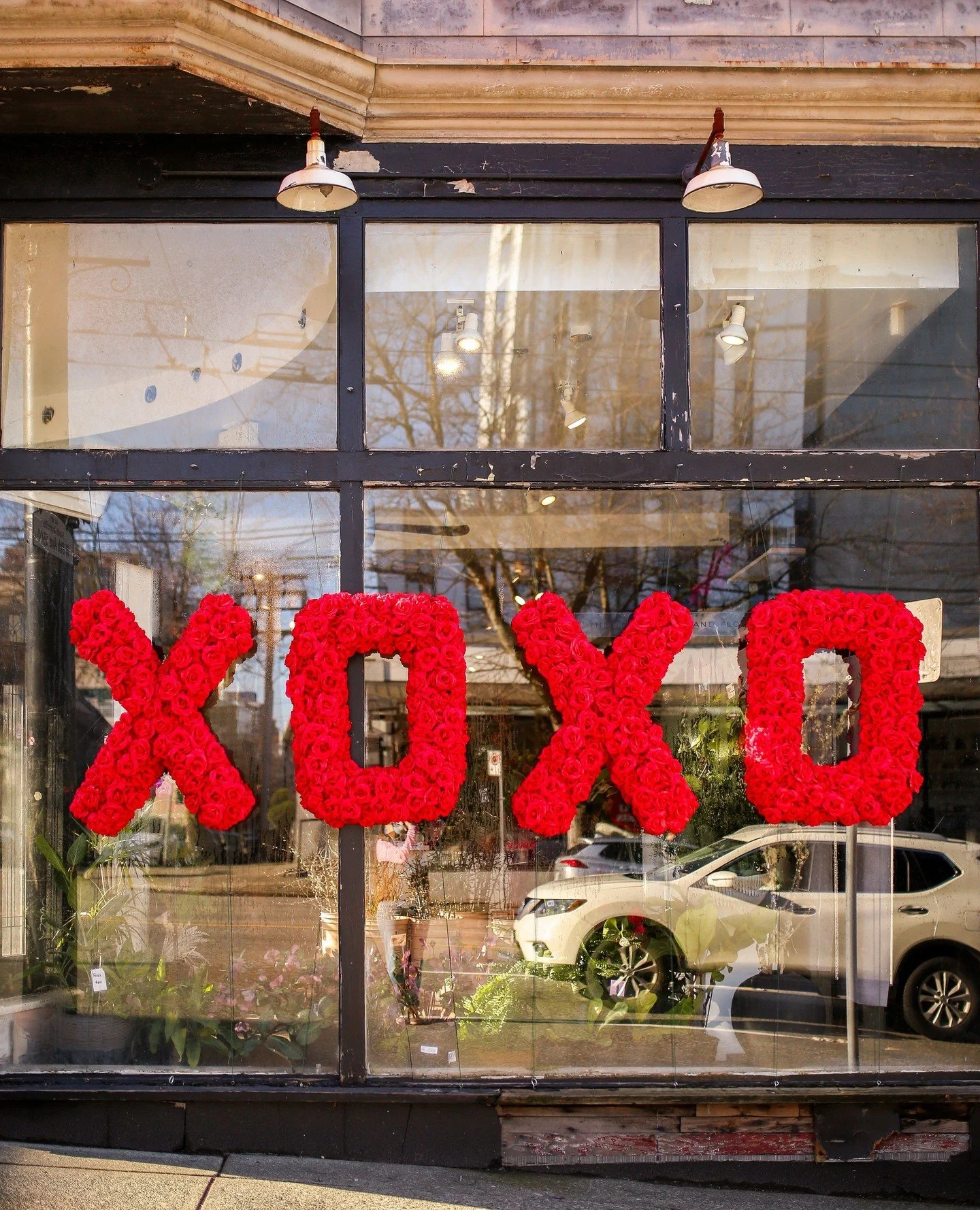 XOXO&hellip; love is officially in the window. 💌🌸✨⁠
⁠
@gifvancouver is spreading all the Valentine&rsquo;s vibes with their beautiful XOXO floral window installation - impossible to walk past without smiling. A little reminder that love and flowers
