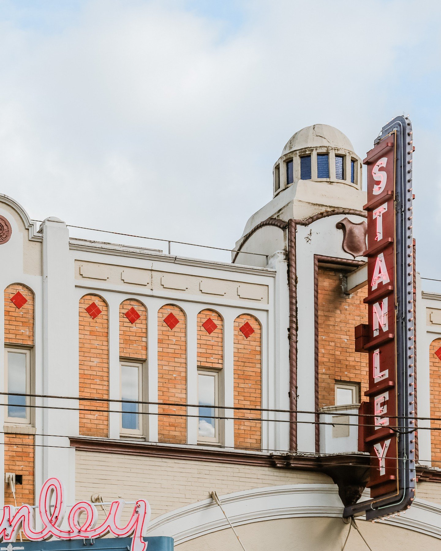 Play tourist at the Stanley. 🎭✨⁠
⁠
Part of falling in love with your city is rediscovering the icons right in your backyard. The Stanley Industrial Alliance Stage isn't just a historic landmark&mdash;it&rsquo;s the heart of our arts scene, and it&rs