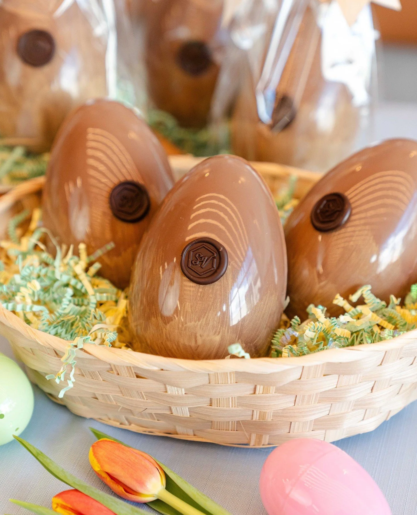 Easter is just about to hop around the corner, and the @sv_bakery treat lineup is officially here! 🐰🧺⁠
⁠
Here is what you can find in-store from April 1st to April 6th:⁠
⁠
🍫 The Shaker Egg: A chocolate egg that actually shakes and rattles! It&rsqu
