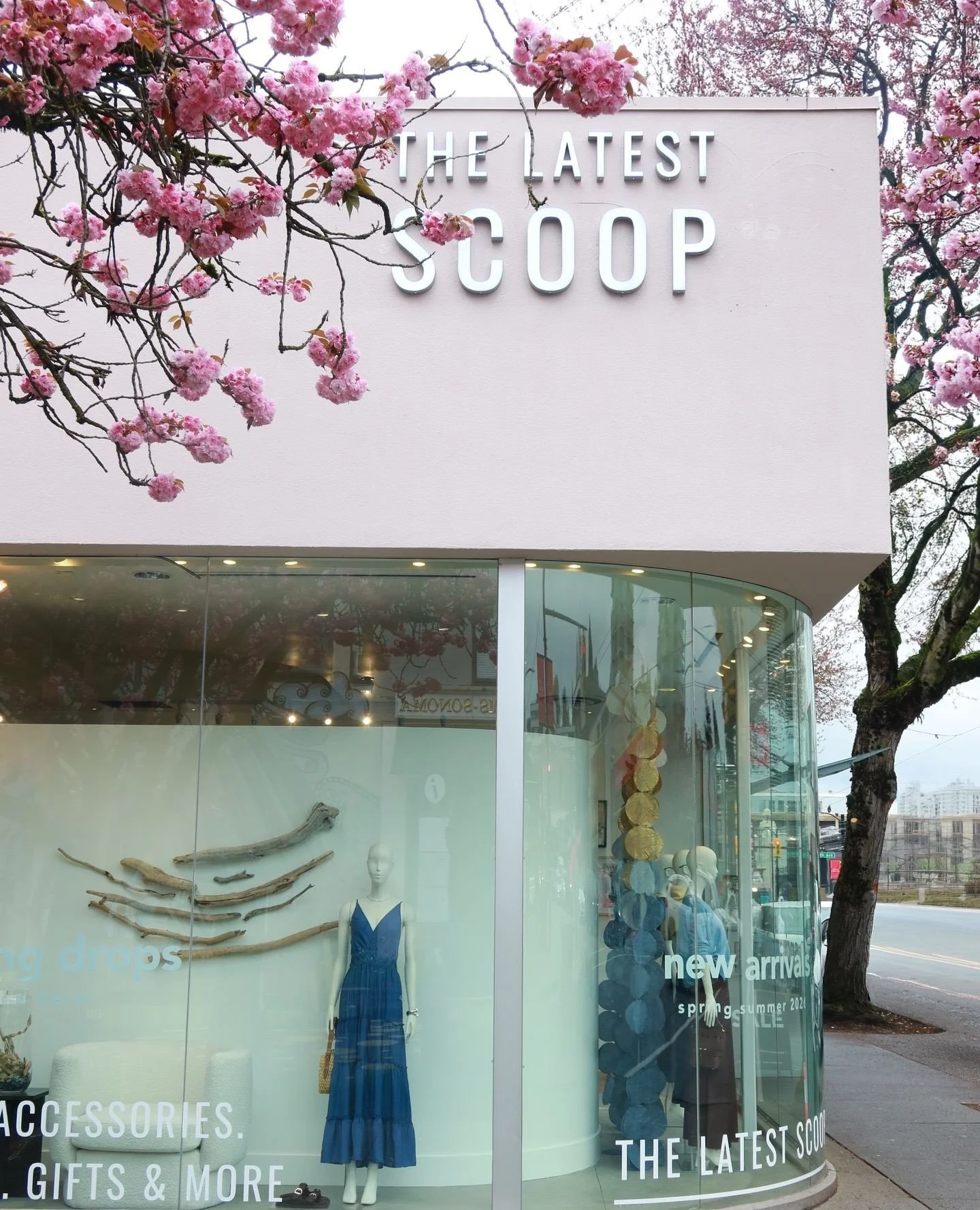 We're in full bloom. 🌸✨⁠
⁠
@thelatestscoop_ is leaning into the season with a shop full of fresh arrivals that feel just as bright as the streets outside. If you&rsquo;ve been waiting for the perfect moment to refresh your wardrobe, this is it. 🌿⁠
