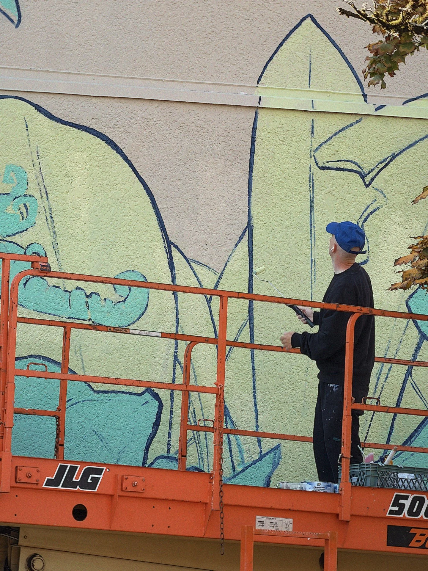 We&rsquo;re spying some stunning large-scale art coming to the neighbourhood... 🎨👀 ⁠
⁠
South Granville&rsquo;s streetscape is about to get even more vibrant, but we want to know - can you guess where this fresh canvas is landing?⁠
⁠
Keep your eyes 