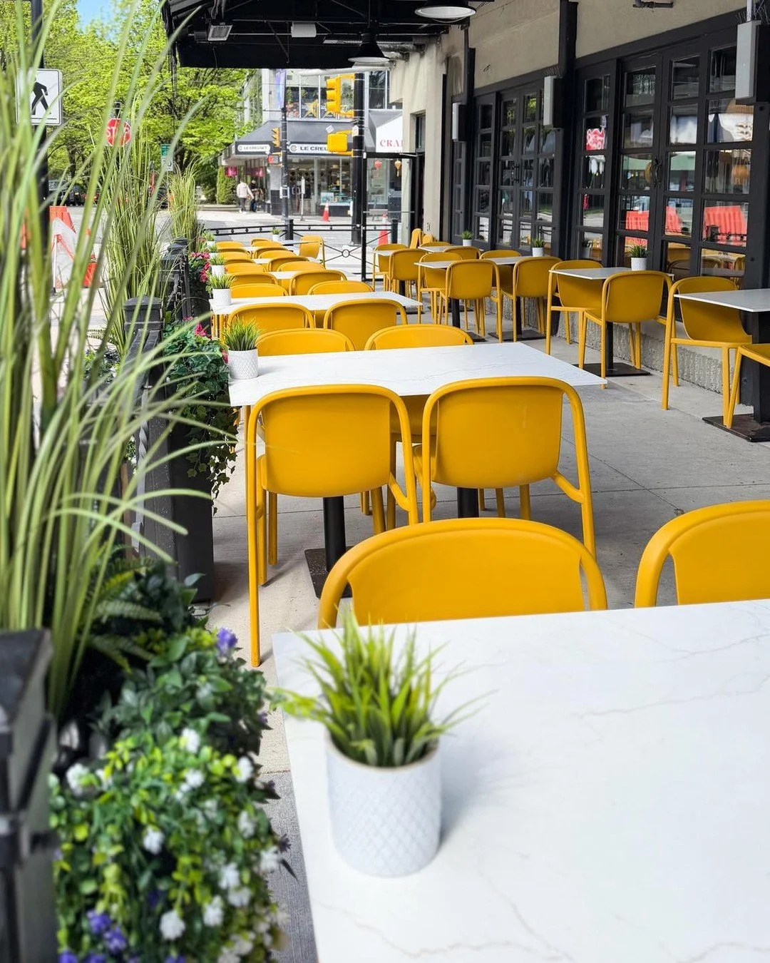 Soaking up those crisp, golden autumn rays while we still have them. 🍂🍔☀️⁠
⁠
Vancouver's sunny fall days are famously fleeting, making the patio at @bin4burgerlounge prime real estate right now. Whether you're sneaking away for a leisurely lunch br