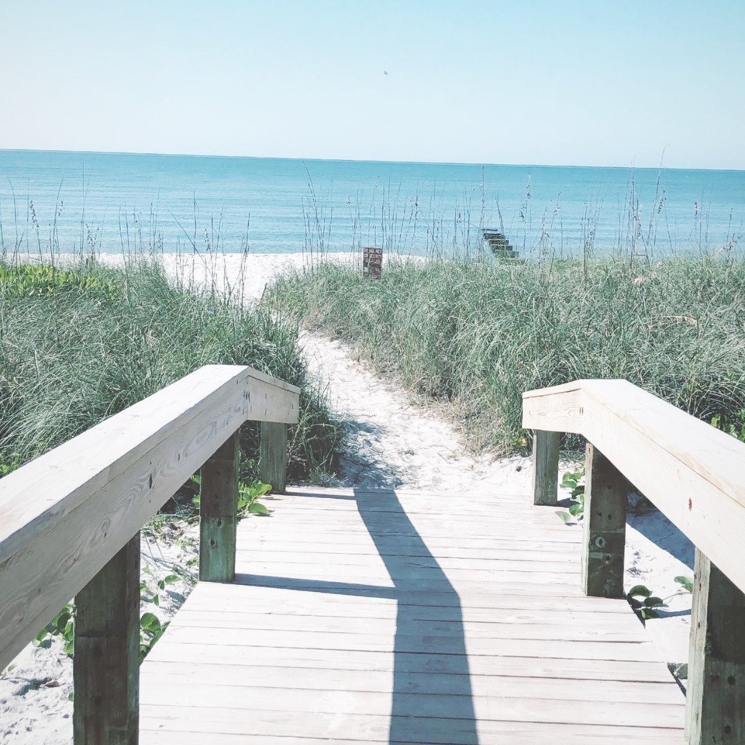 Mid-week beach break! Our favorite place to brainstorm new design ideas! 

#deClareInteriors #InteriorDesign #InteriorStyling #SimplicityInDesign #TimelessElegance #NewProject #NaplesFL