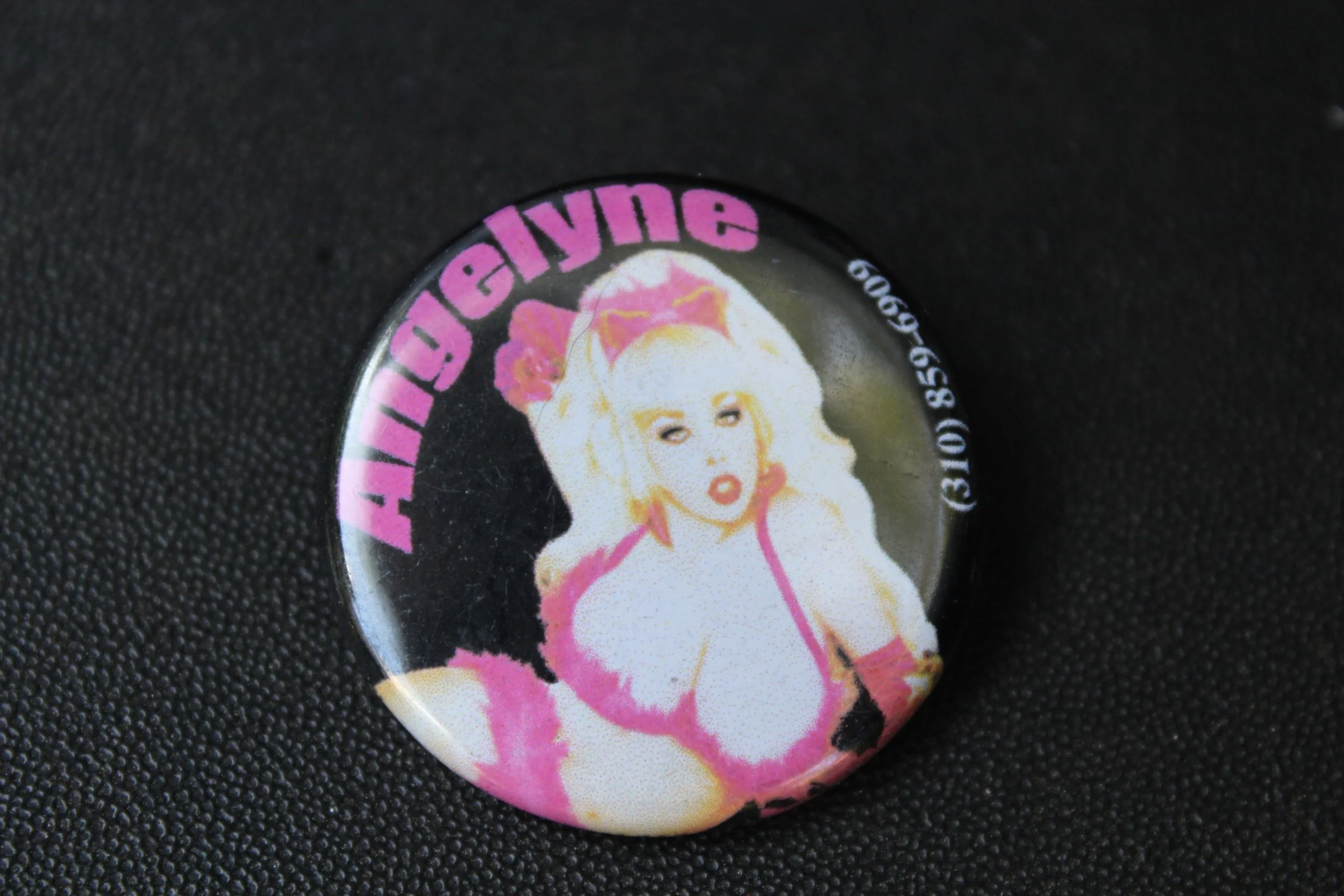 ANGELYNE MINI BUTTON