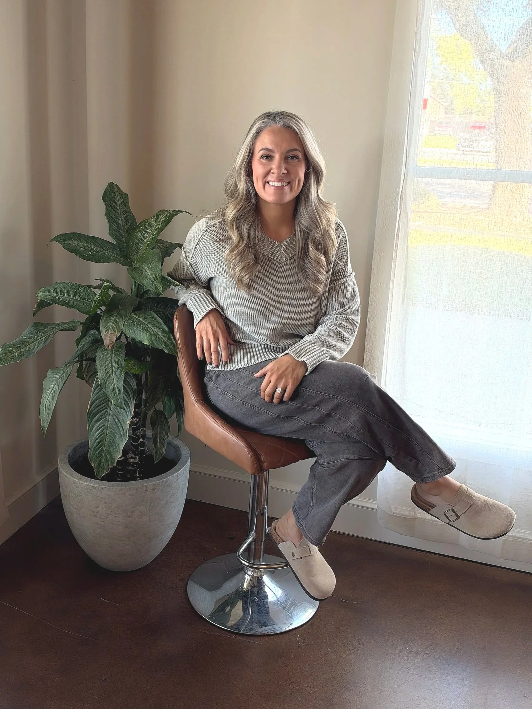 Mesa Boutique Salon luxury hair salon in Farm Shopping Center in Tulsa, Oklahoma. Tulsa Hair Salon. Macy Jane Dunkelberg Hair Stylist Sydney Erin Hair Tulsa Blonding Brunettes Dimensional Low Maintenance Custom Color Cuts