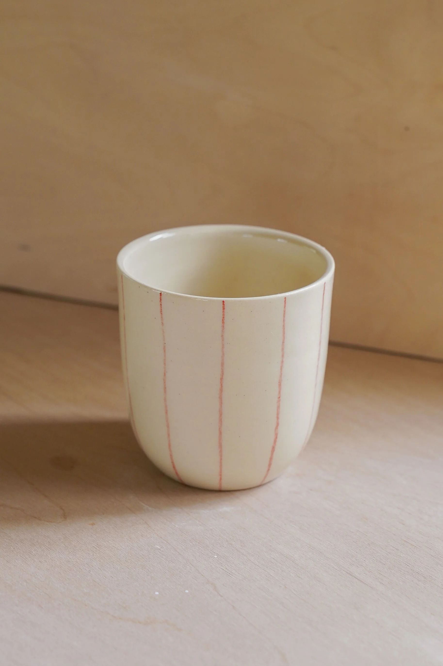 Mini Red Lines Round Cup