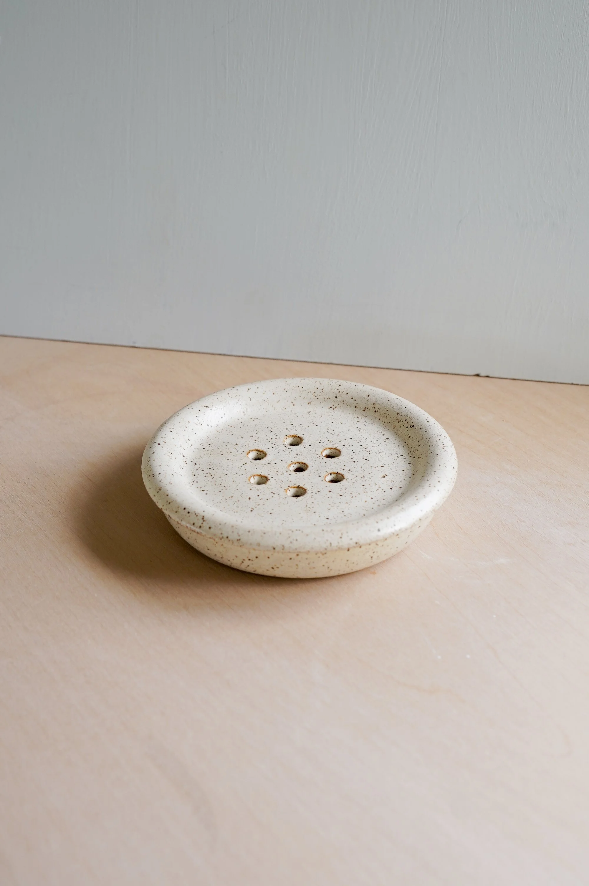 Speckled Cream Soap Dish