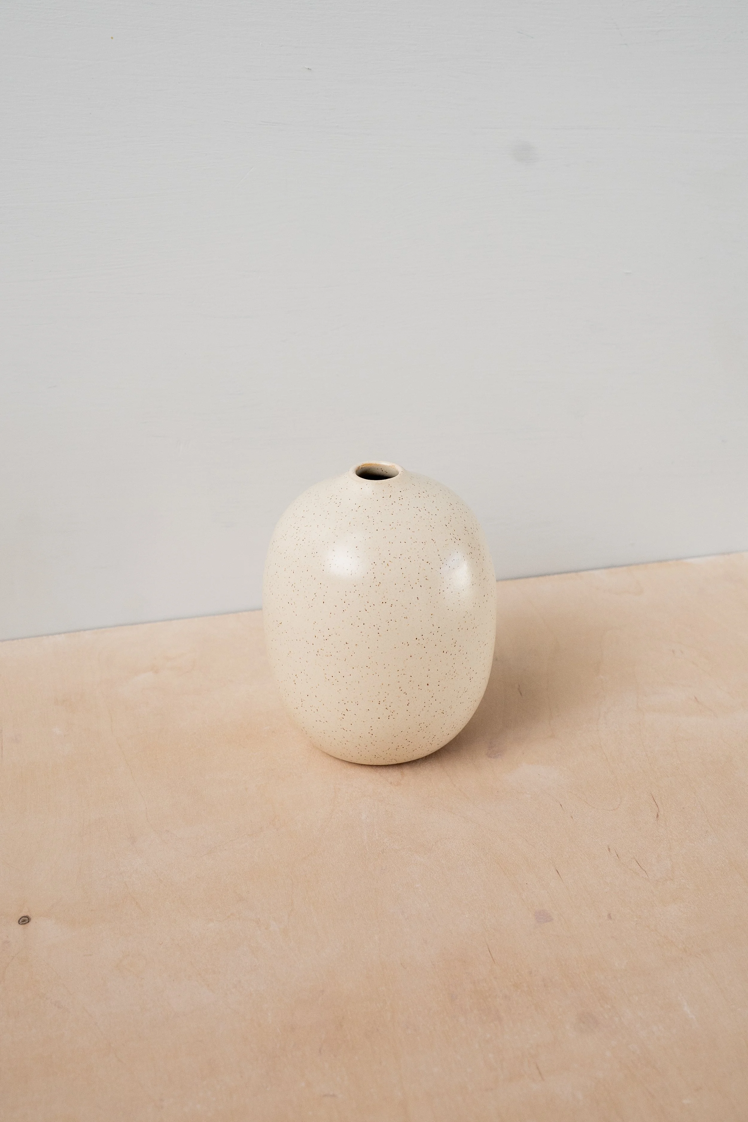 Cream Medium Bud Vase