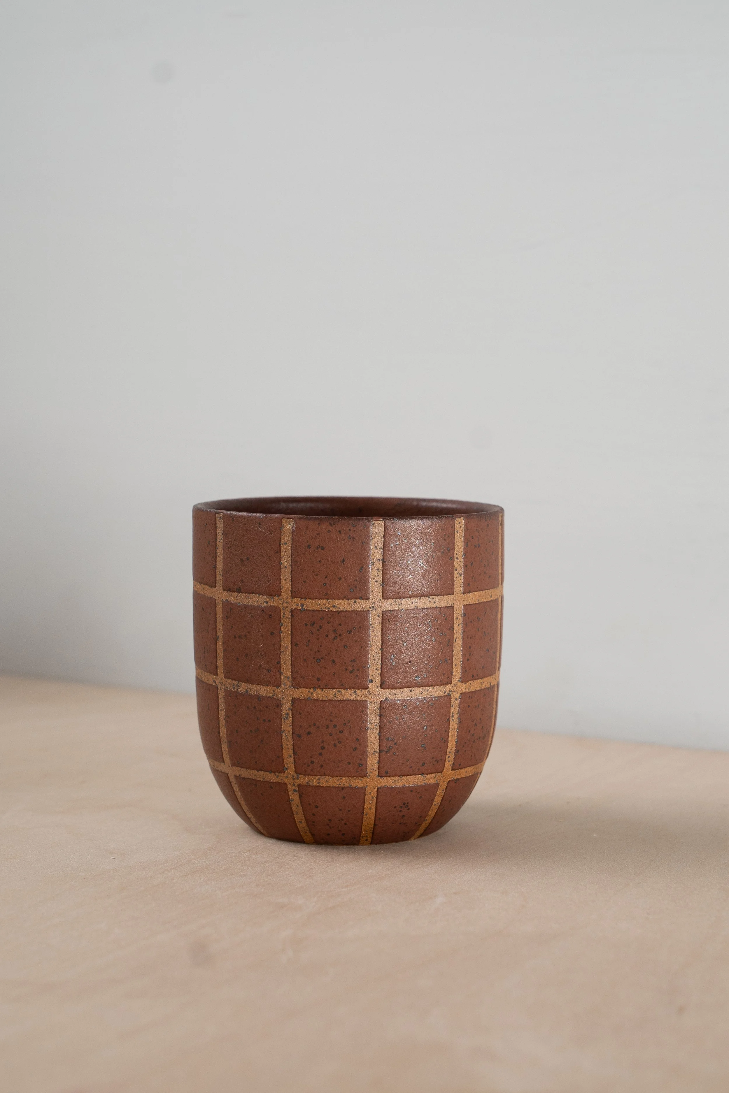 Mini Brick Grid Round Cup