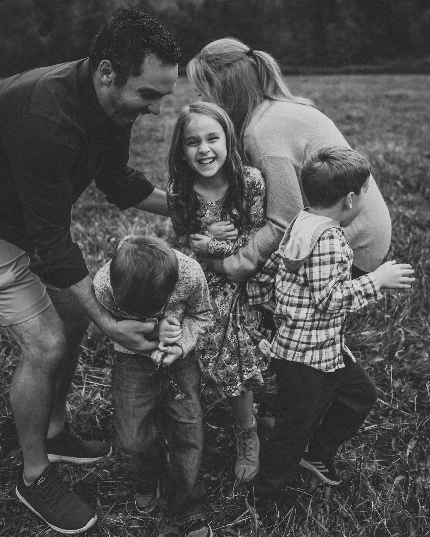 Everyone wants that classic photo with everyone looking at the camera happily! Myself included! But in my opinion - nothing beats the movement poses!! I&rsquo;ll frame these all day long before I frame the one with everyone looking at the camera. But