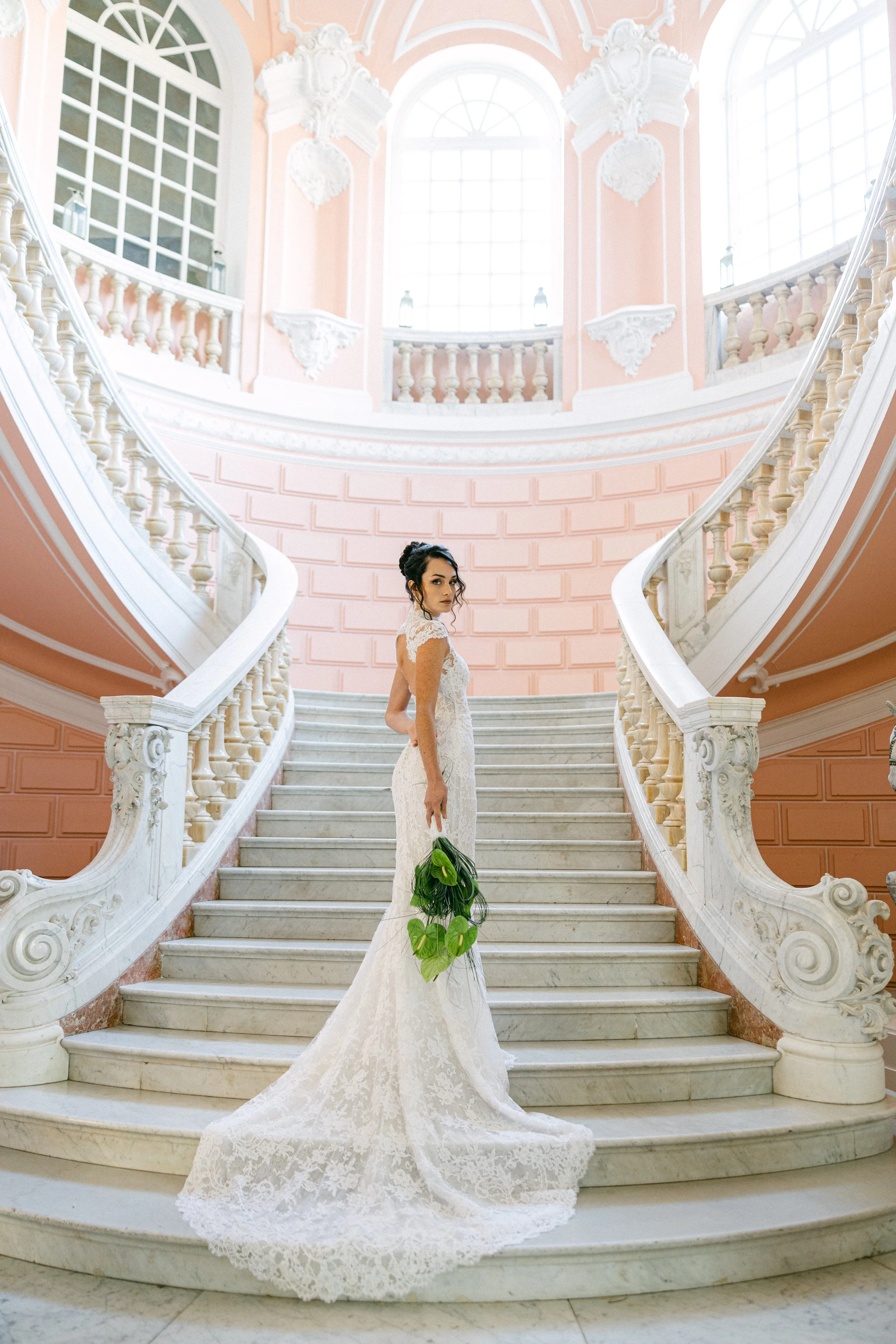 Robe de mariée près de Nîmes et Avignon : votre essayage privé en Provence chez Les Grandioses