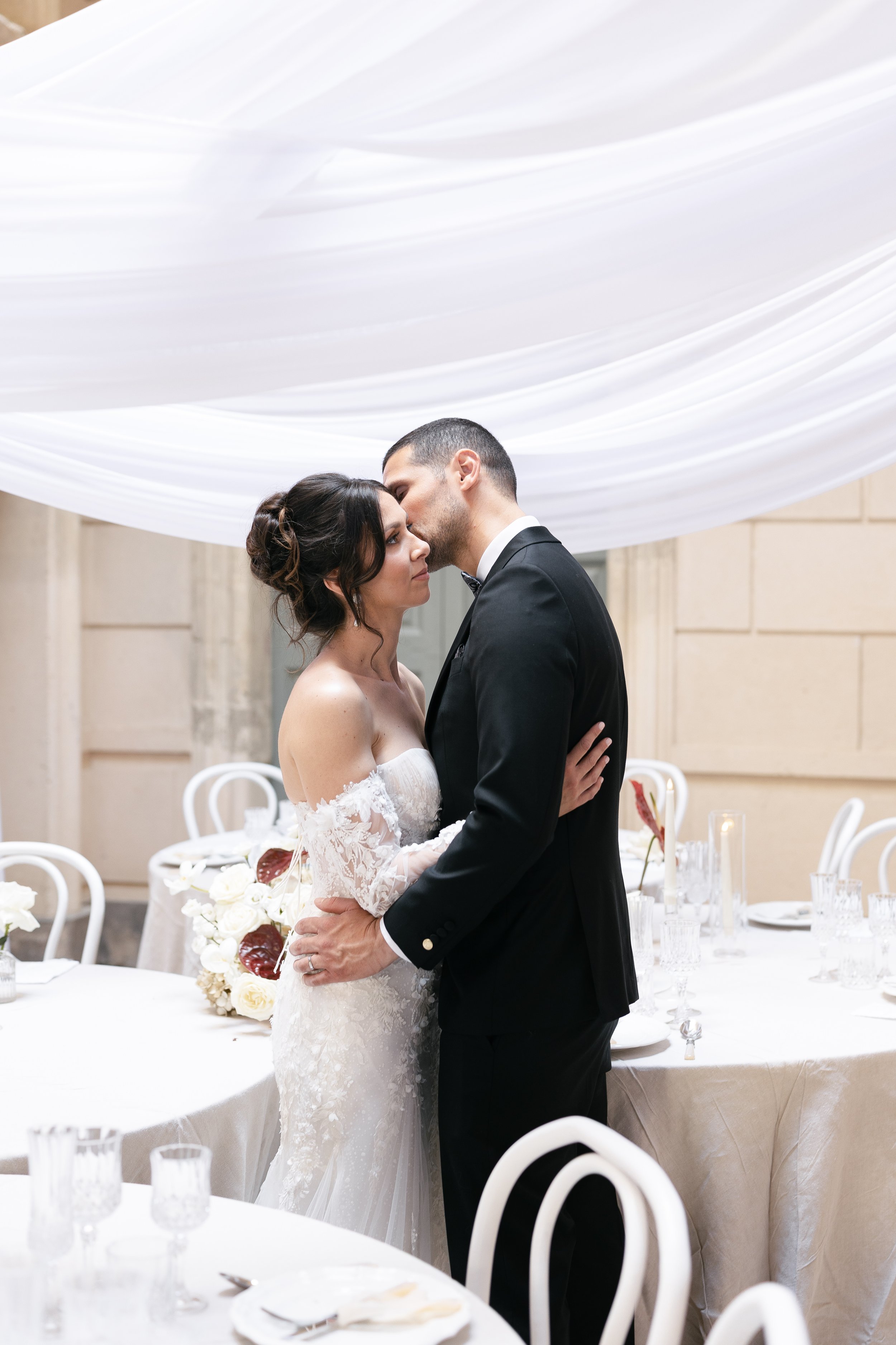 Robe de mariée à Aix-en-Provence : découvrez notre salon privé à 45 minutes
