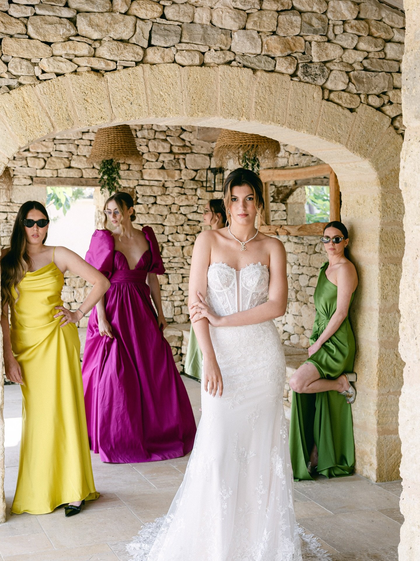 &laquo; Habillez-vous mal et l&rsquo;on se souviendra de la robe. Habillez-vous bien et l&rsquo;on se souviendra de la femme. &raquo; Coco Chanel

Vous r&ecirc;vez d&rsquo;un style grandiose pour votre mariage ? Je serai ravie de vous accompagner.
Je