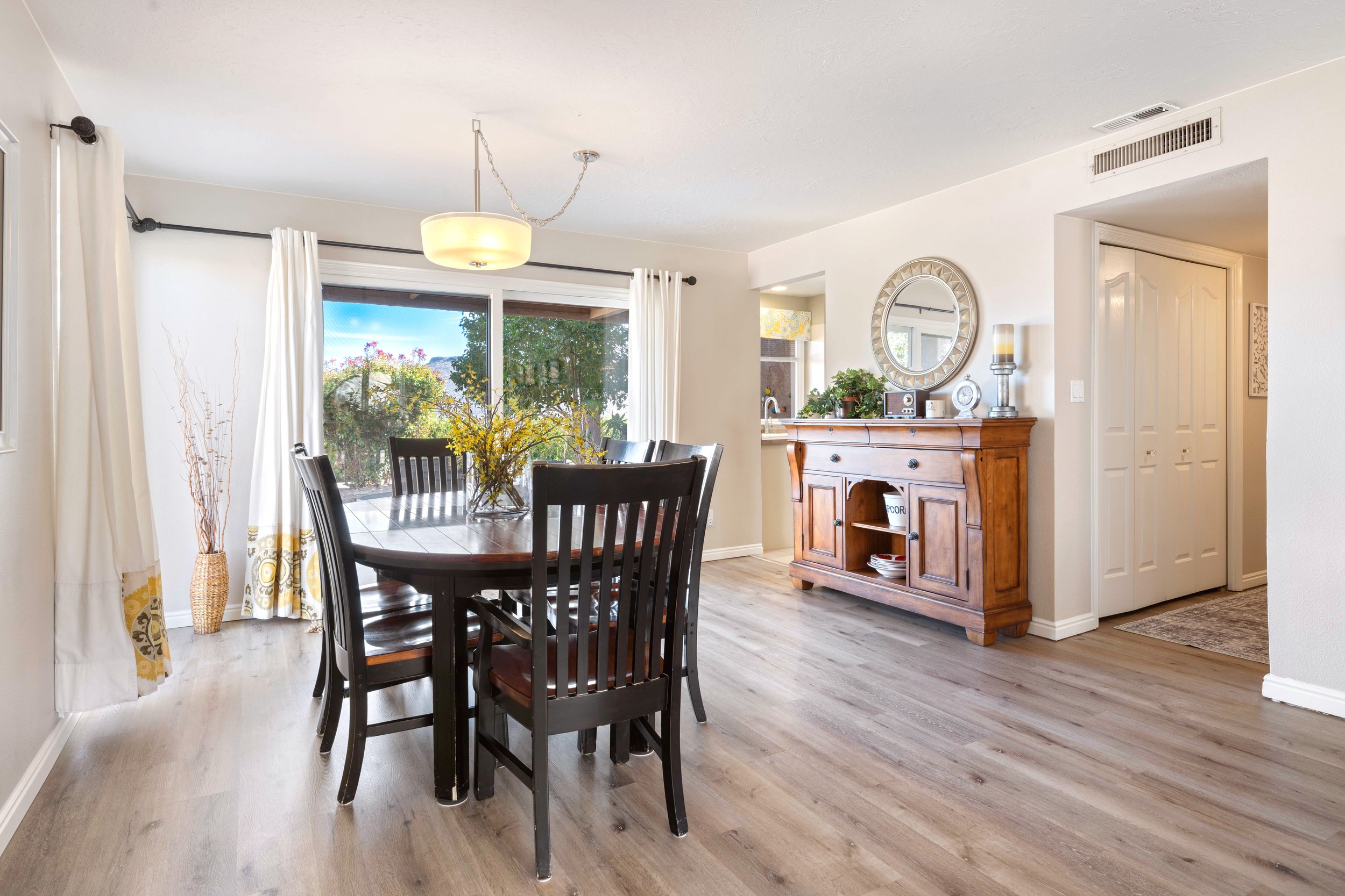 The dining table easily seats six.