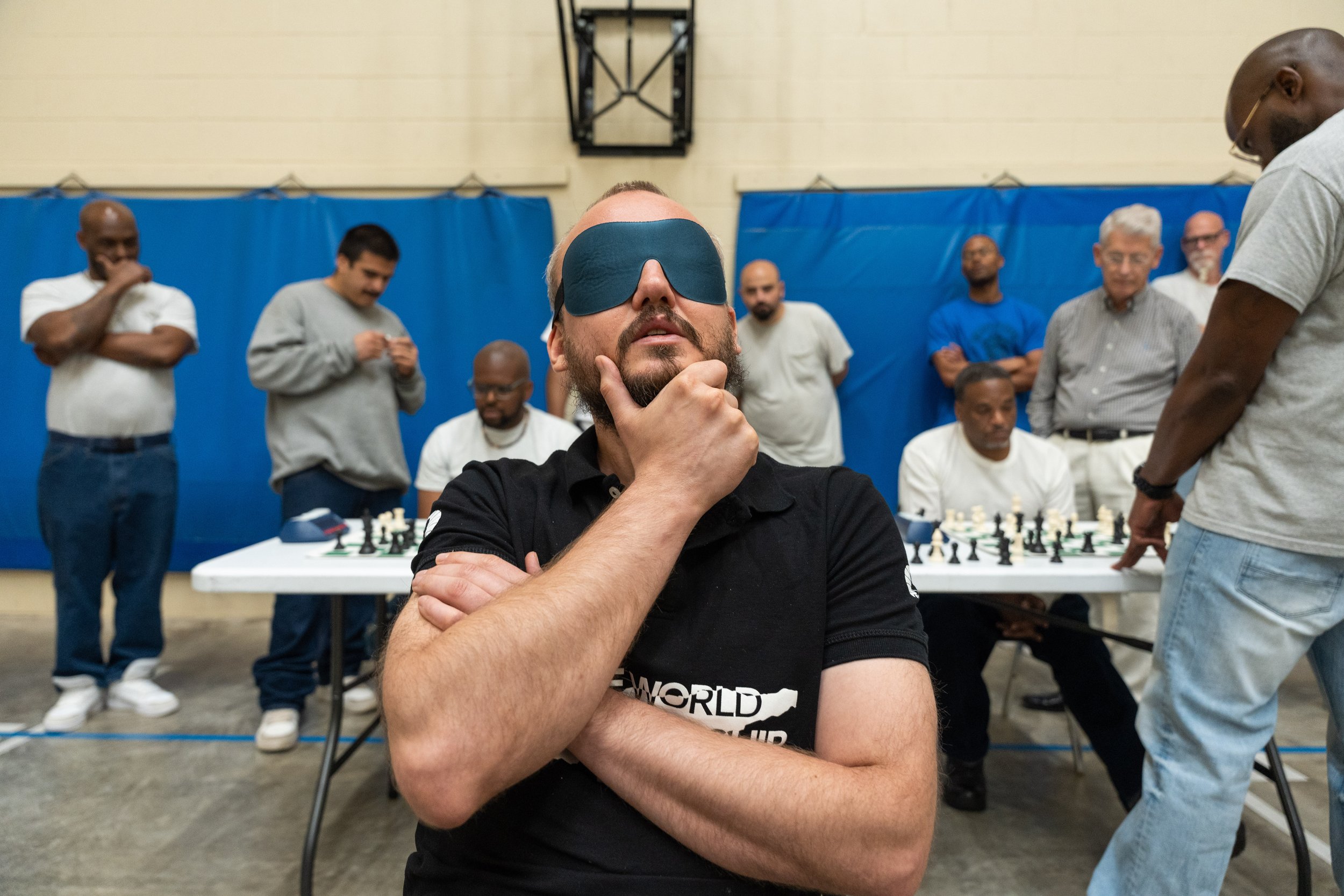 Gareyev gets blindfold Guinness World Record