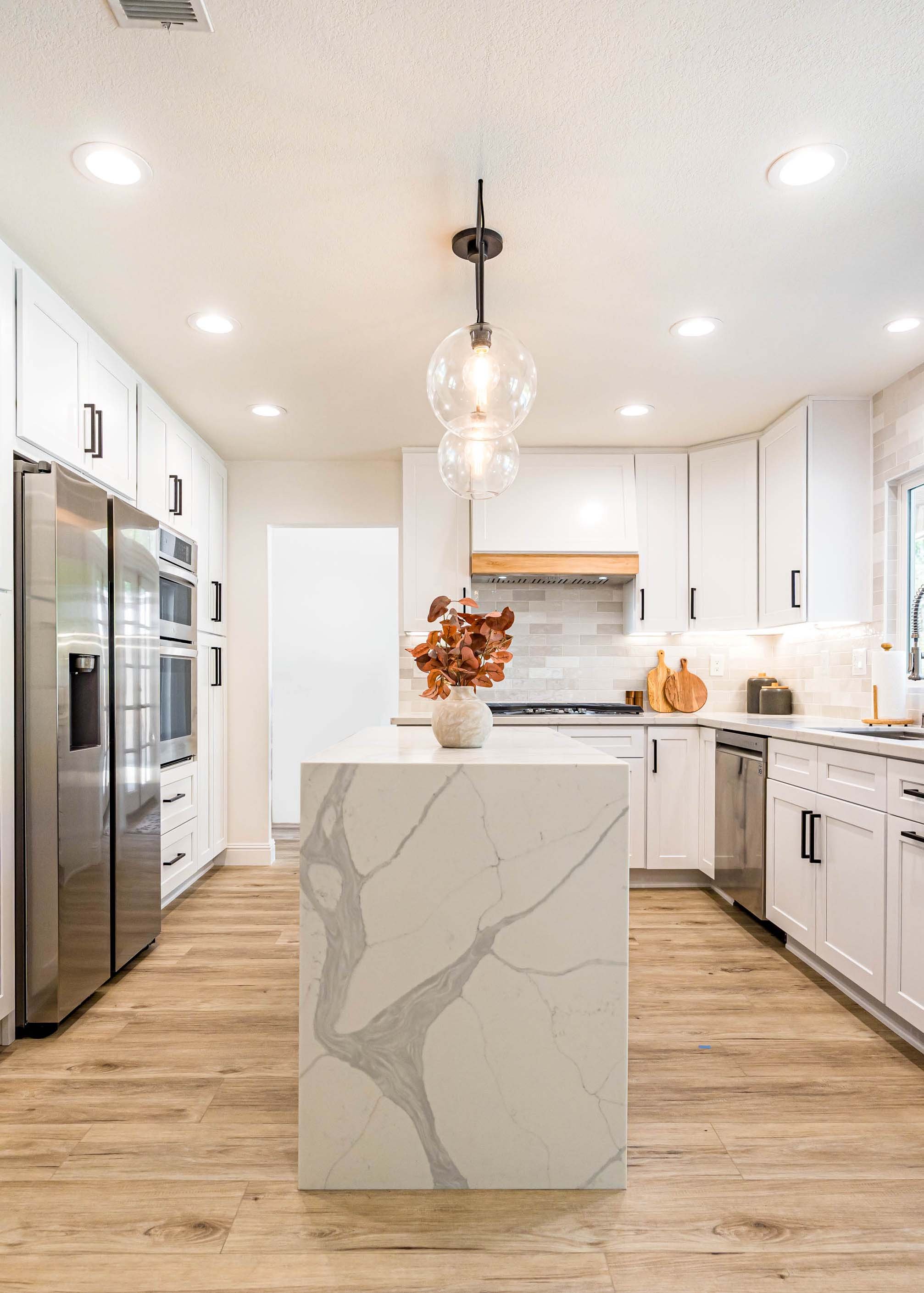 OC-Builders-Kitchen-Lake-Forest-0823_0012.jpg