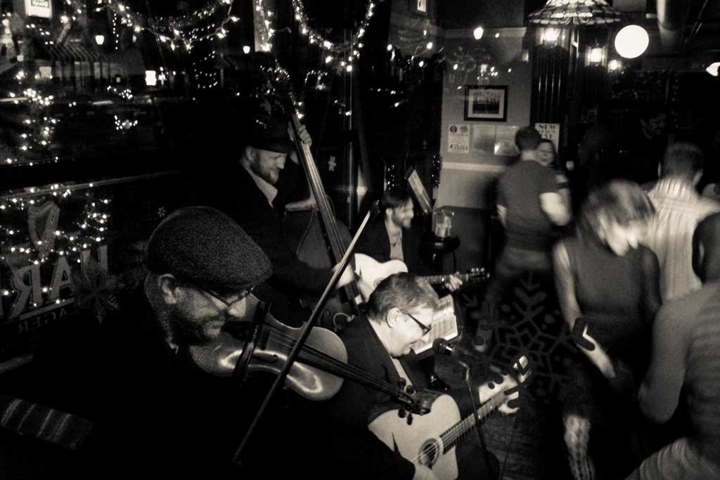 Gypsy Swing Revue - Swingin' Under the Stars