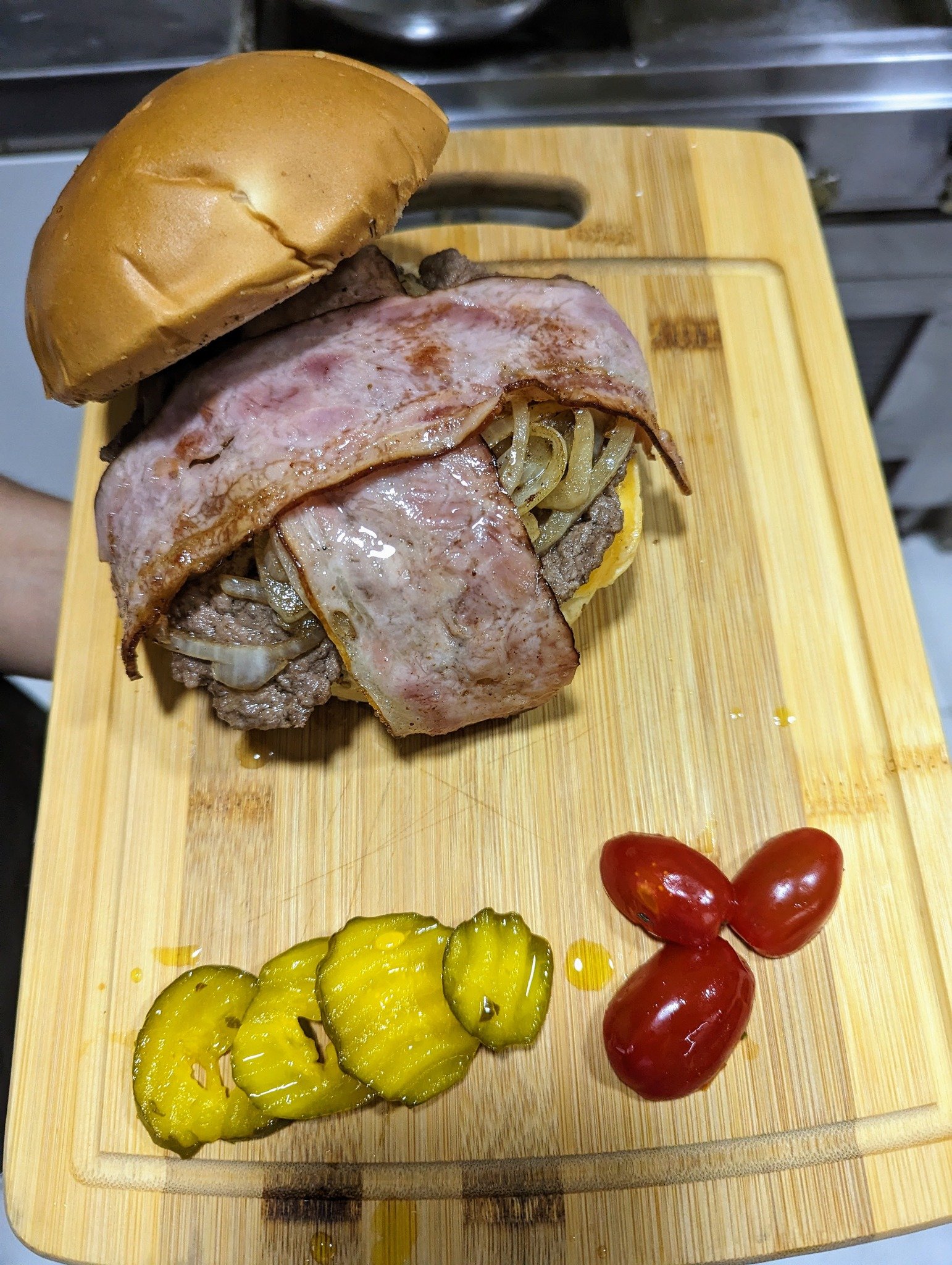 Burger with Bacon.jpg
