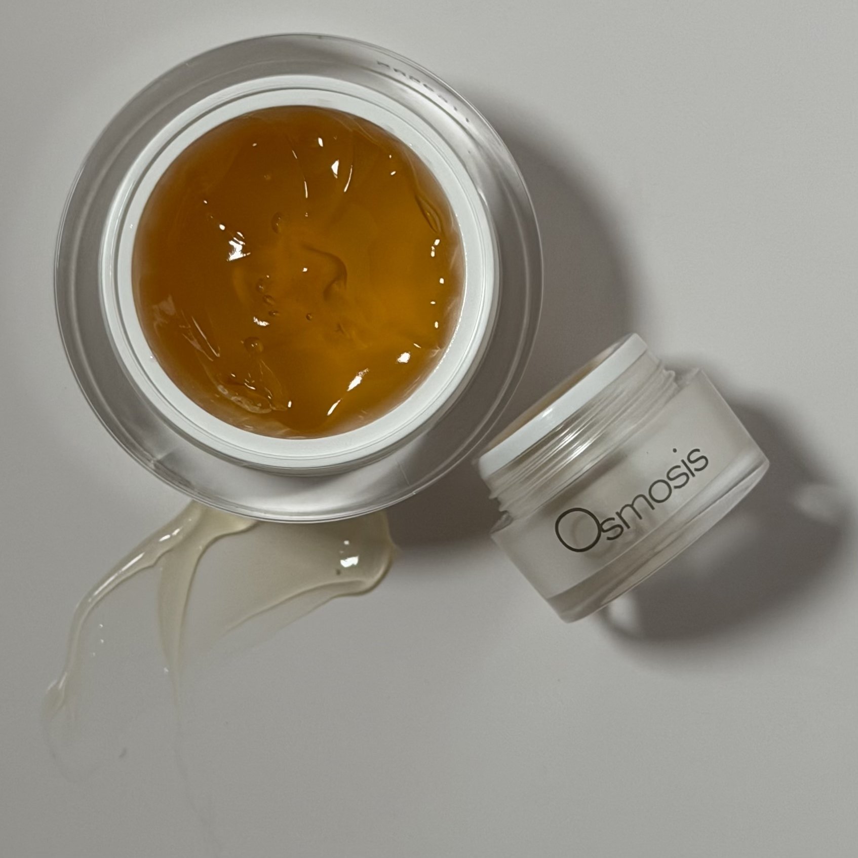 Hydrating firming gel mask with cucumber extract for soothing and revitalizing skin.