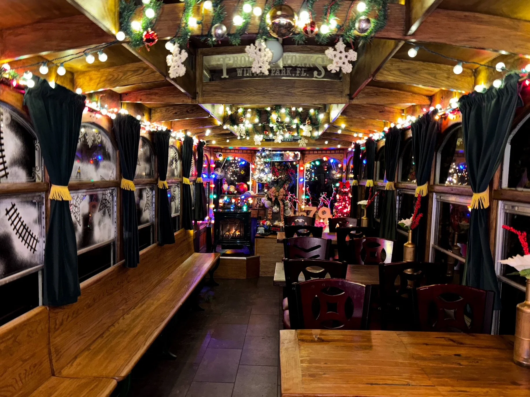 Holiday Trolley @ no.79