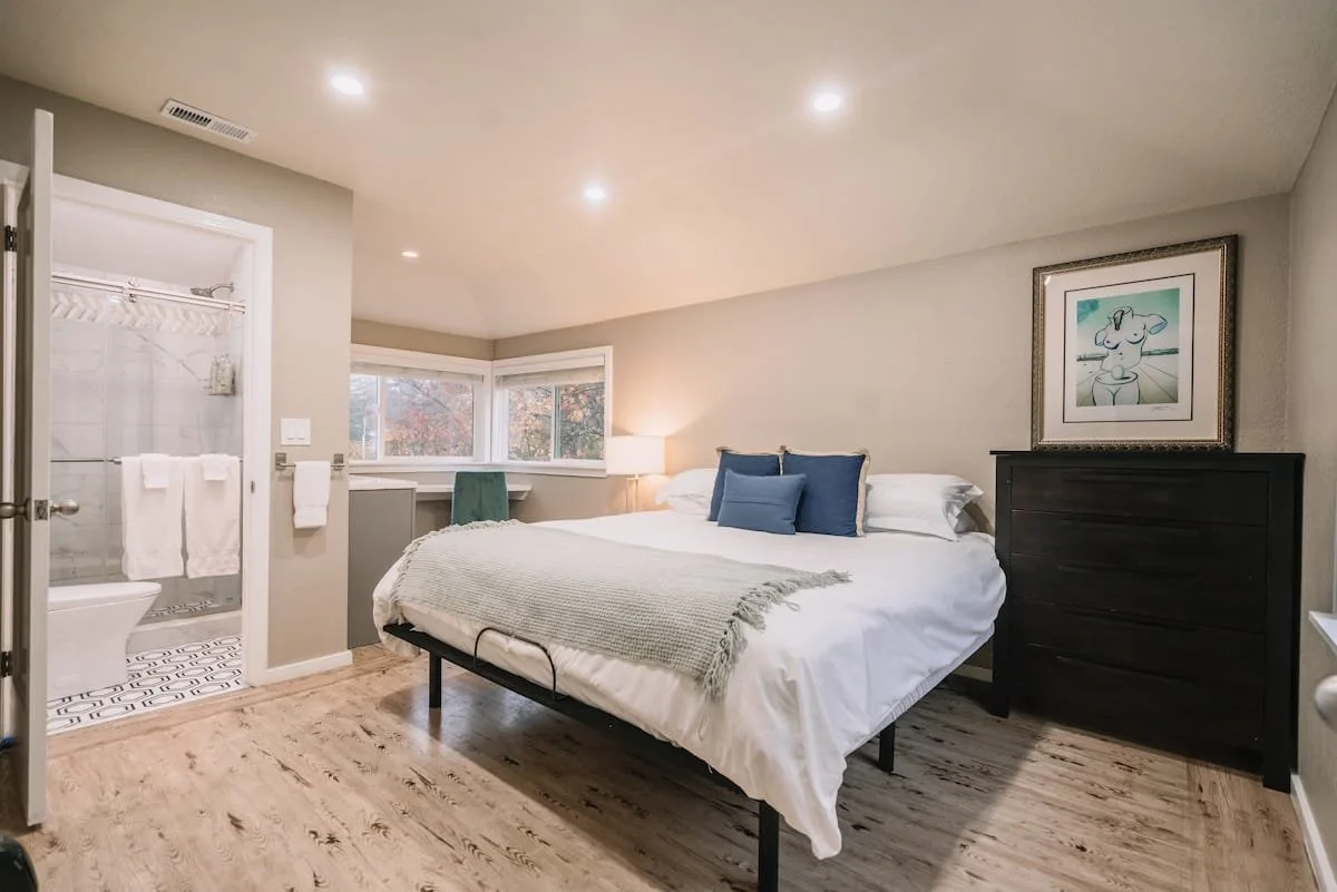 Upstairs King Suite.jpeg