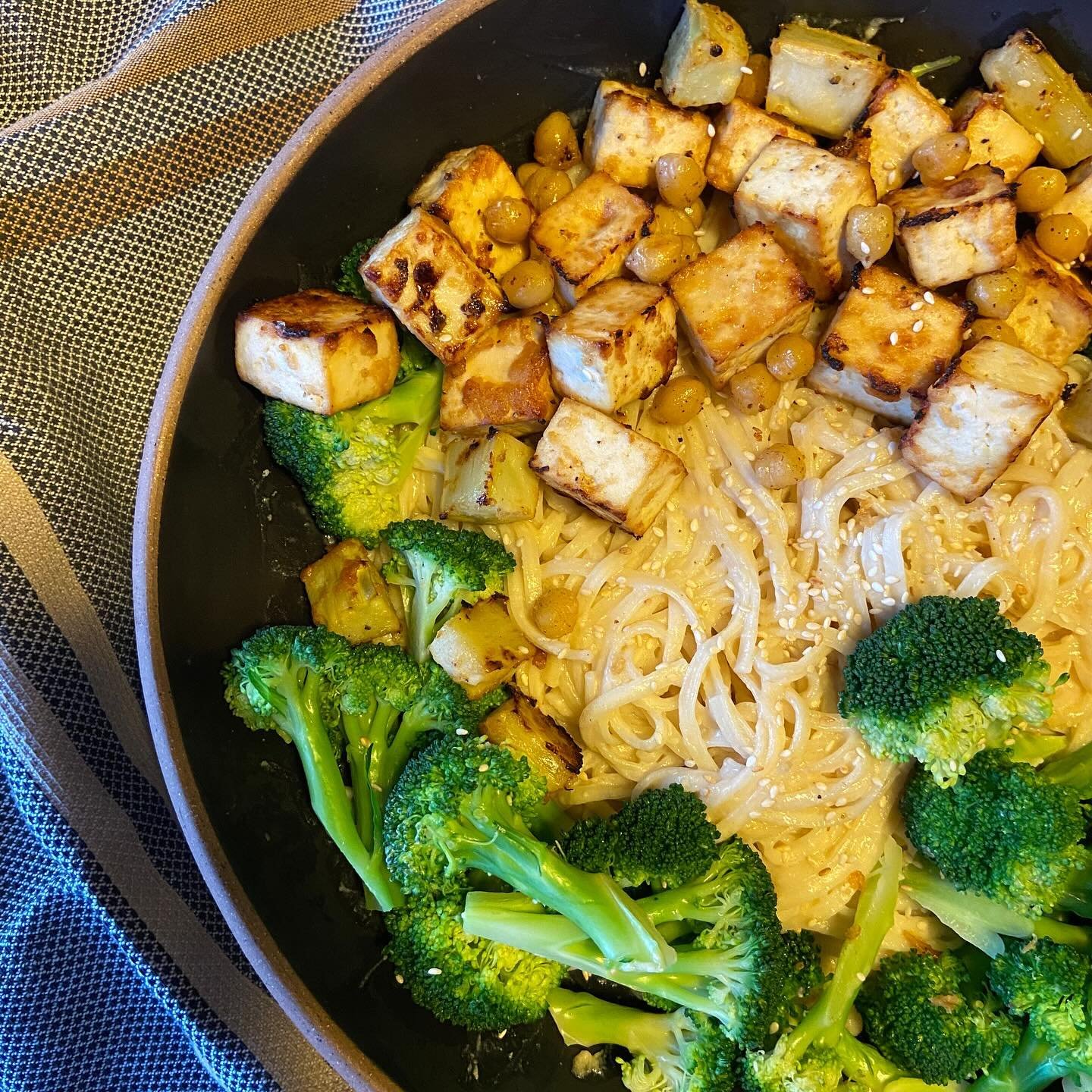 Miso tofu Tuesday 🍜 🌱 While I&rsquo;ve always liked tofu, having kids has given me a new appreciation for its simple versatility- versatile simplicity? #soba #miso #fermented #tofutuesday
.
.
.
- 1 block of tofu - press between two sheet pans or pl