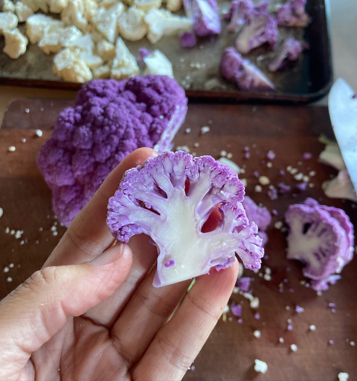 Purple cauliflower - never not delightful. 😃 💜 

The purple is from anthocyanins, a powerful flavonoid pigment that protects us from free radicals just like it protects plants from environmental stressors like UV light and drought. They also help a
