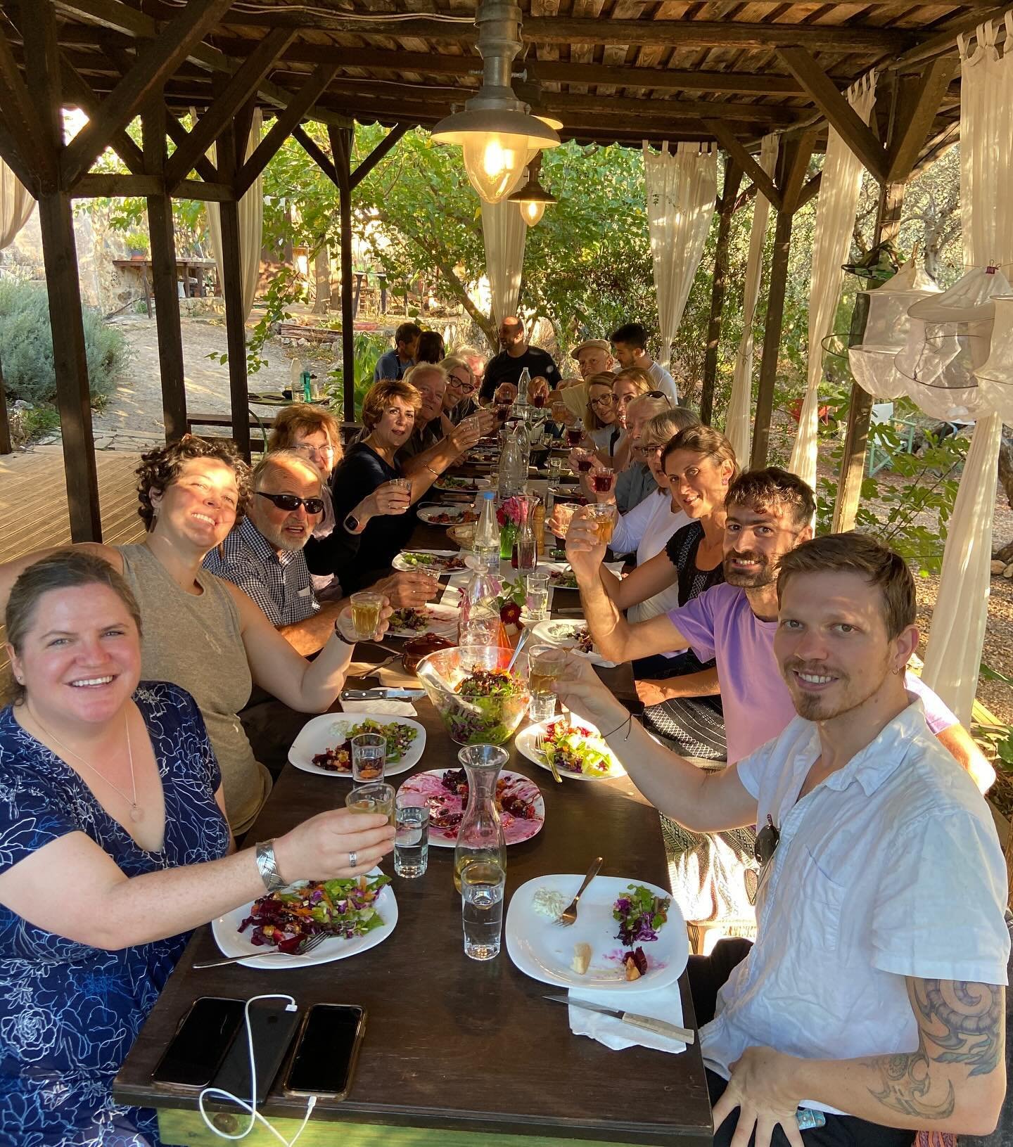 &ldquo;We should look for someone to eat and drink with before we look for something to eat and drink&rdquo; (Epicurus, 341 BCE) 🇬🇷 reminiscing about the perfect trip I led with @studyabroadingr and @calalumniassociation 🫒

Humans of all cultures 
