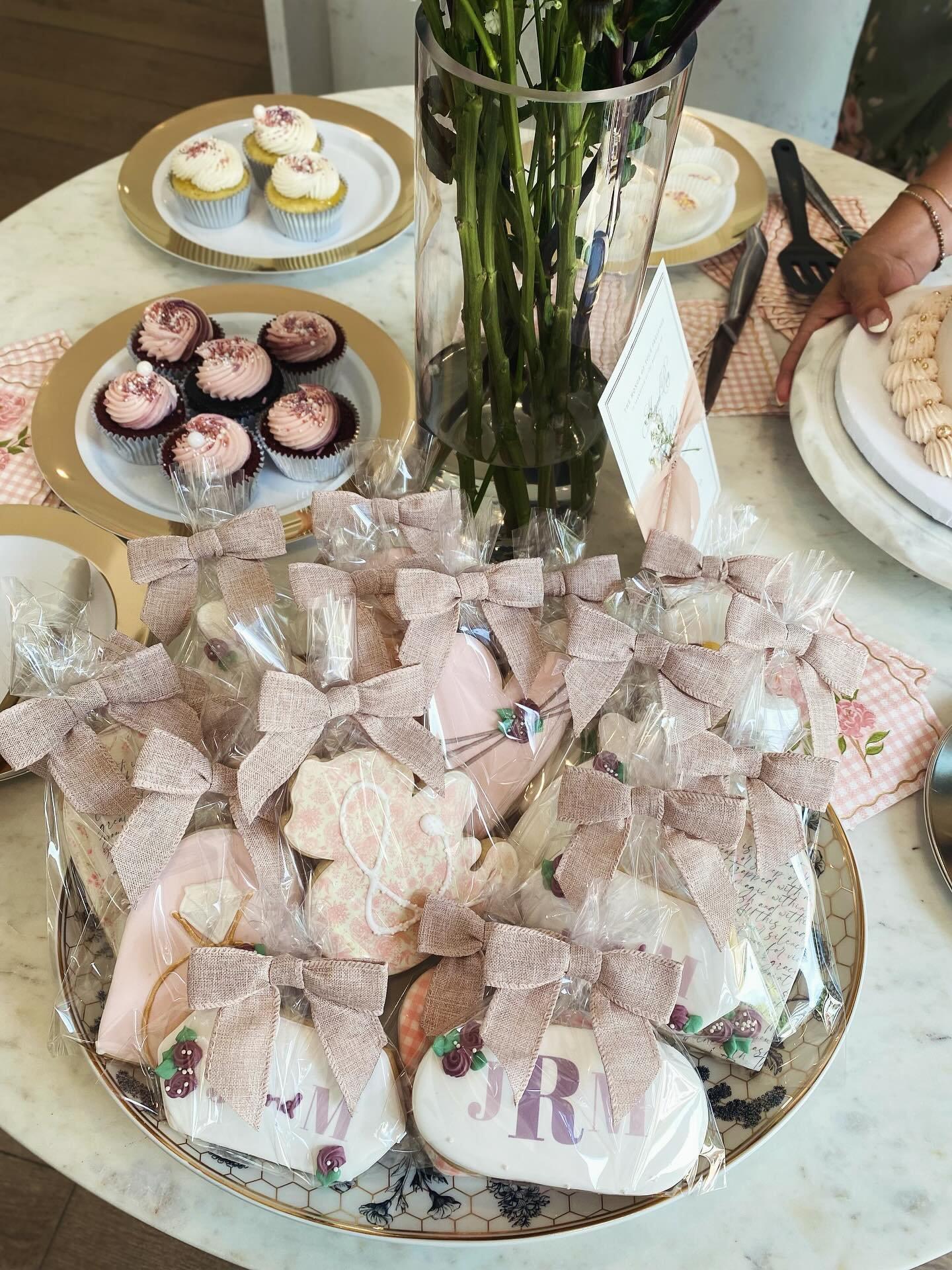 I had the pleasure of baking cookies &amp; goodies for my sweet future daughter-in-law&rsquo;s bridal shower - what a fun day! 💖@__margaretrose @___b.l.m @jonahbonaaah
