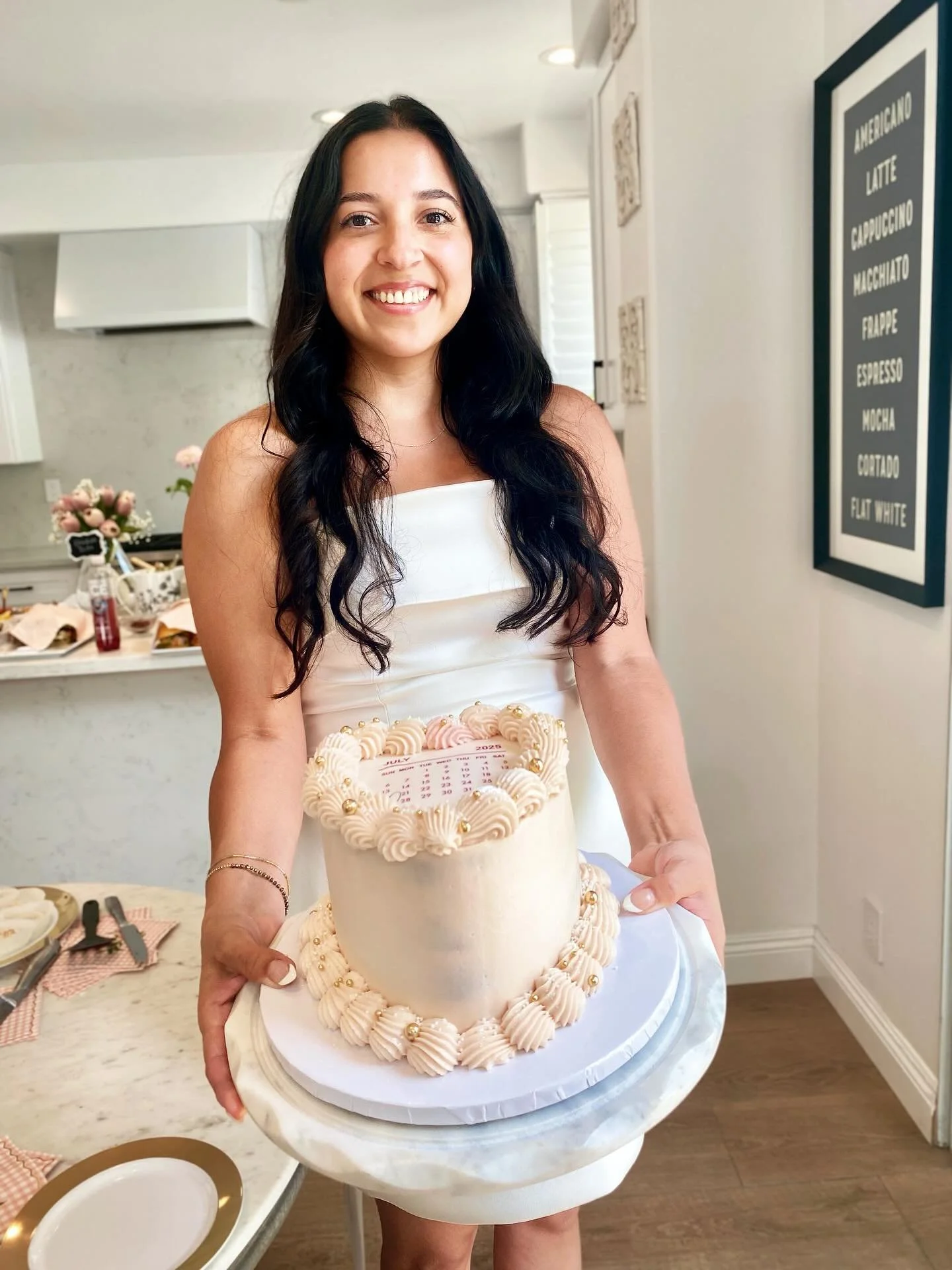 5 more days til the wedding 💍 of the century!! 💗#jonahandmargaret

(my bakery remains closed thru next week) 💗💕💓🌸🌺

Availability at kimslittlecakeshop.com/menu