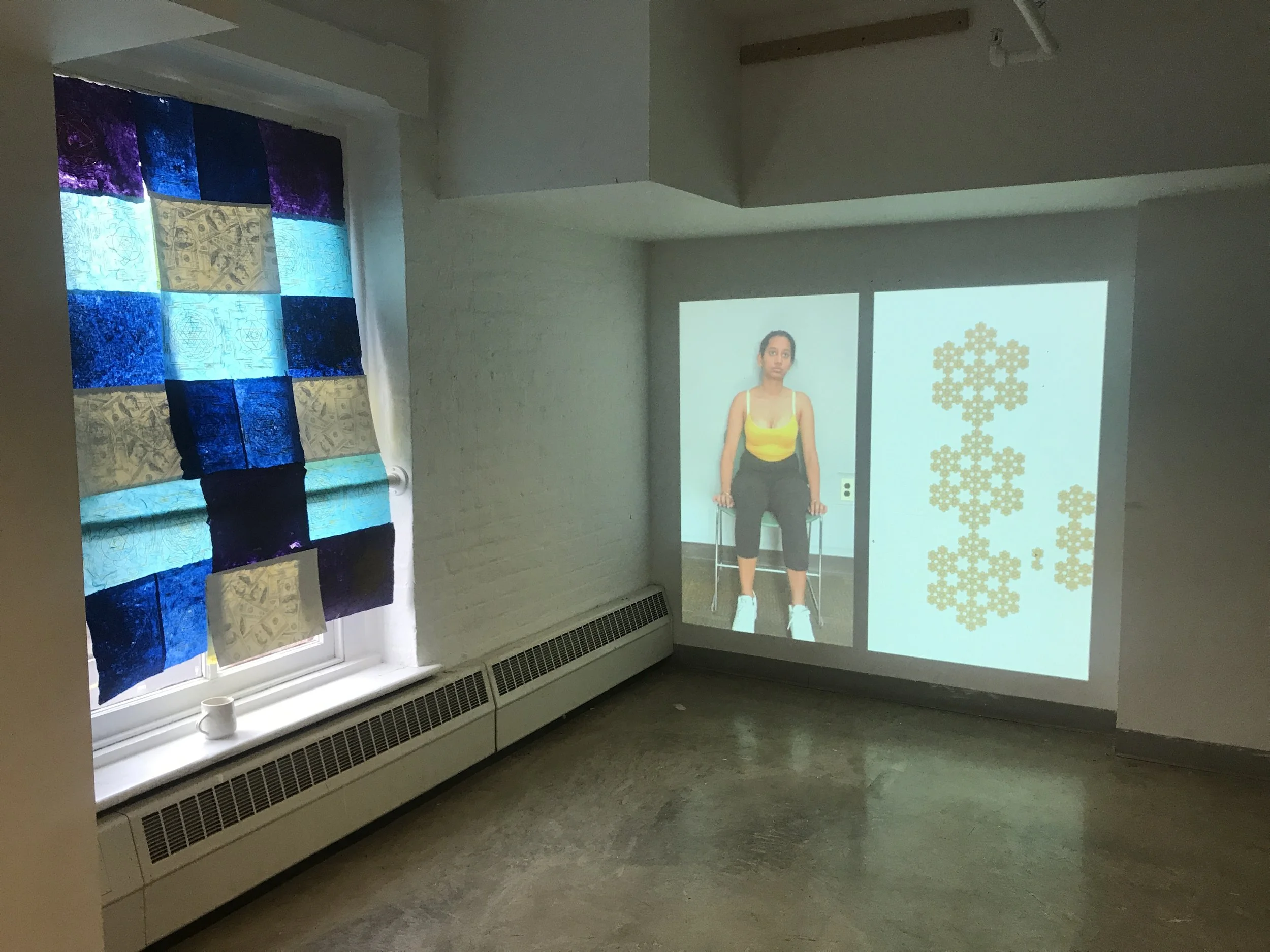Mind, Installation, 2019
Handmade paper curtain, Ceramic cup, Projected video
Dimensions Variable