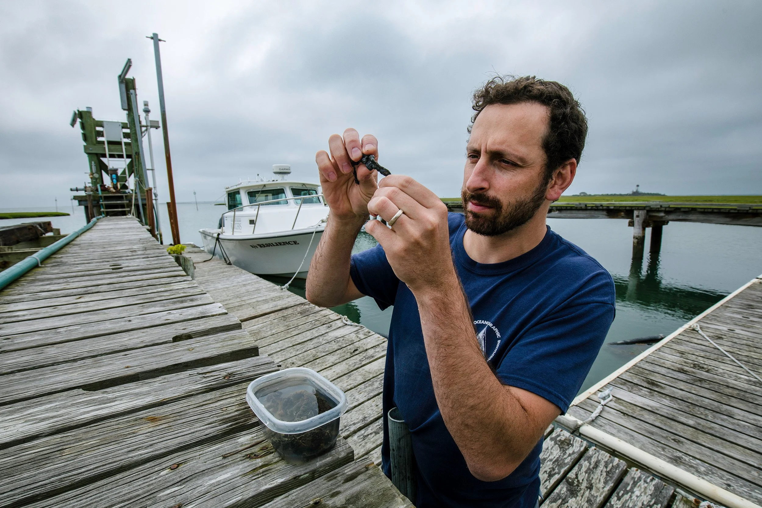 (Photo by Daniel Hentz, © Woods Hole Oceanographic Institution)
