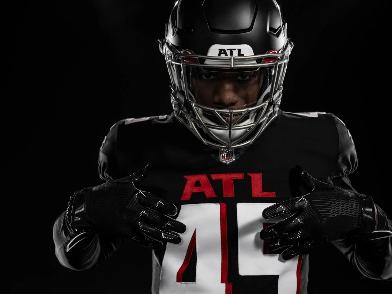 2020_AtlantaFalcons_DeionJones_Home_Portrait_7590.jpeg