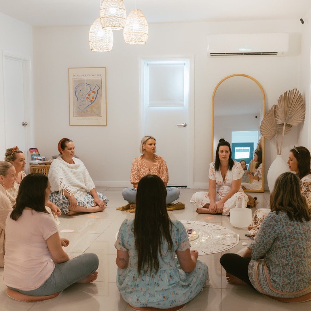 💚 OUR VALUES 💚

Our Sacred Sister Circles are built on a foundation of strong values.

💚 Sisterhood
We are committed to healing the &quot;sister wound&quot;. We heal past experiences of backstabbing and bitchiness.

💚 Community
We create communit
