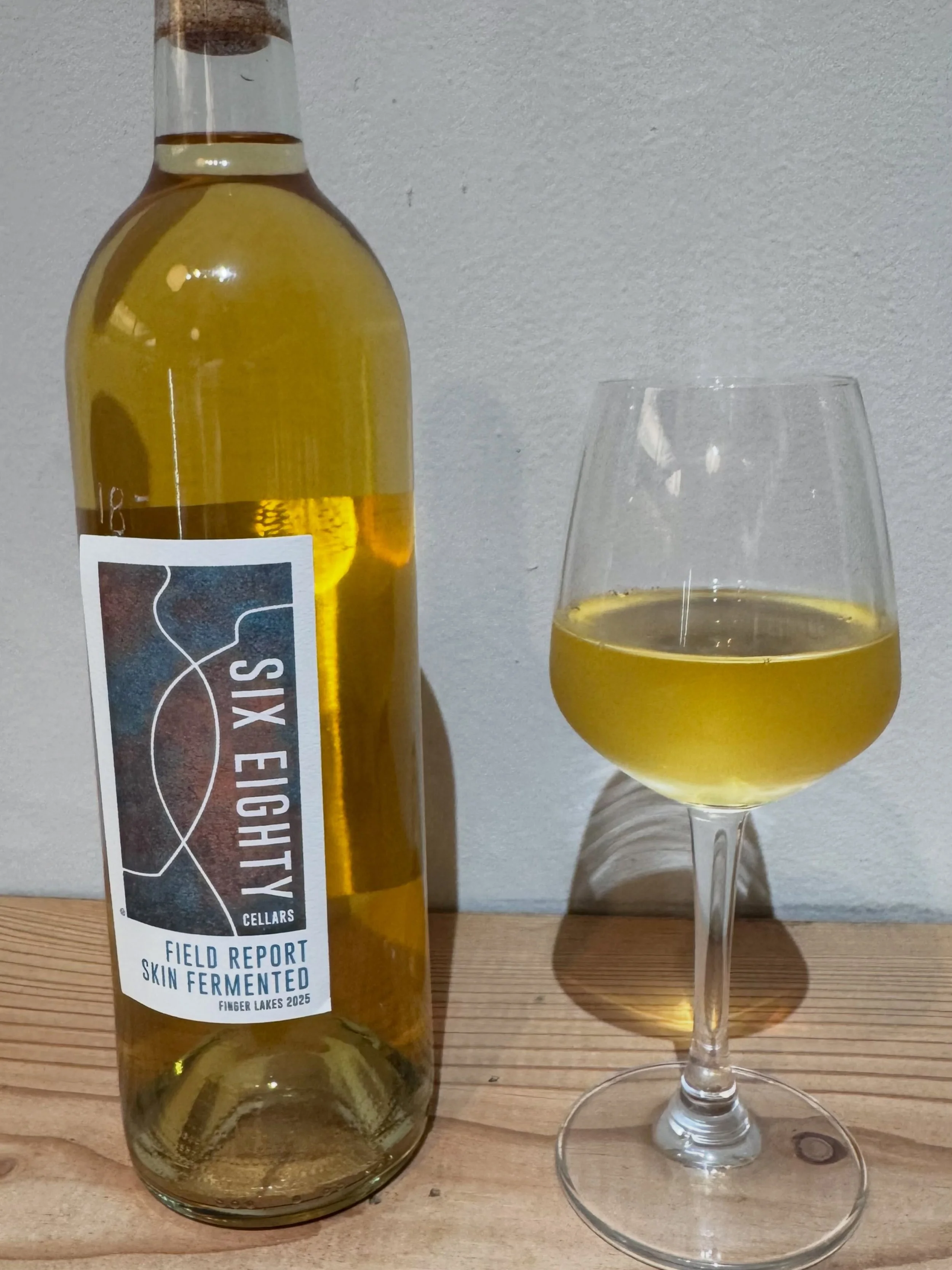 What we are tasting today:  @sixeightycellars 2025 fresh take on orange wine blends Cayuga White and Gew&uuml;rztraminer skins. Lightly textured with floral, lychee, and peach-balanced and easy to sip.
Pairs with: spiced carrot dishes (palette-wise, 