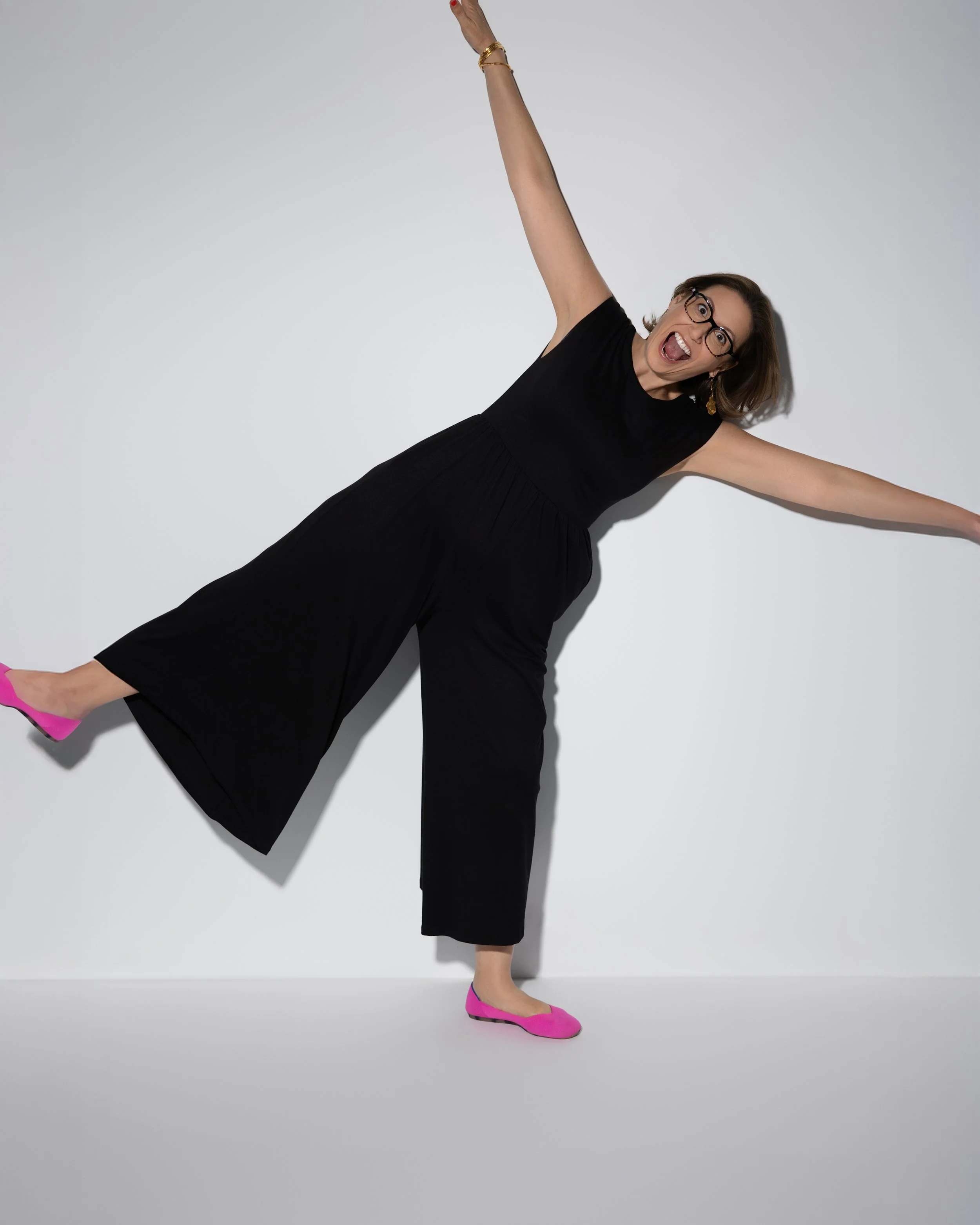 Elissa Z - Headshots - Aug 2025  (6 of 6).jpg