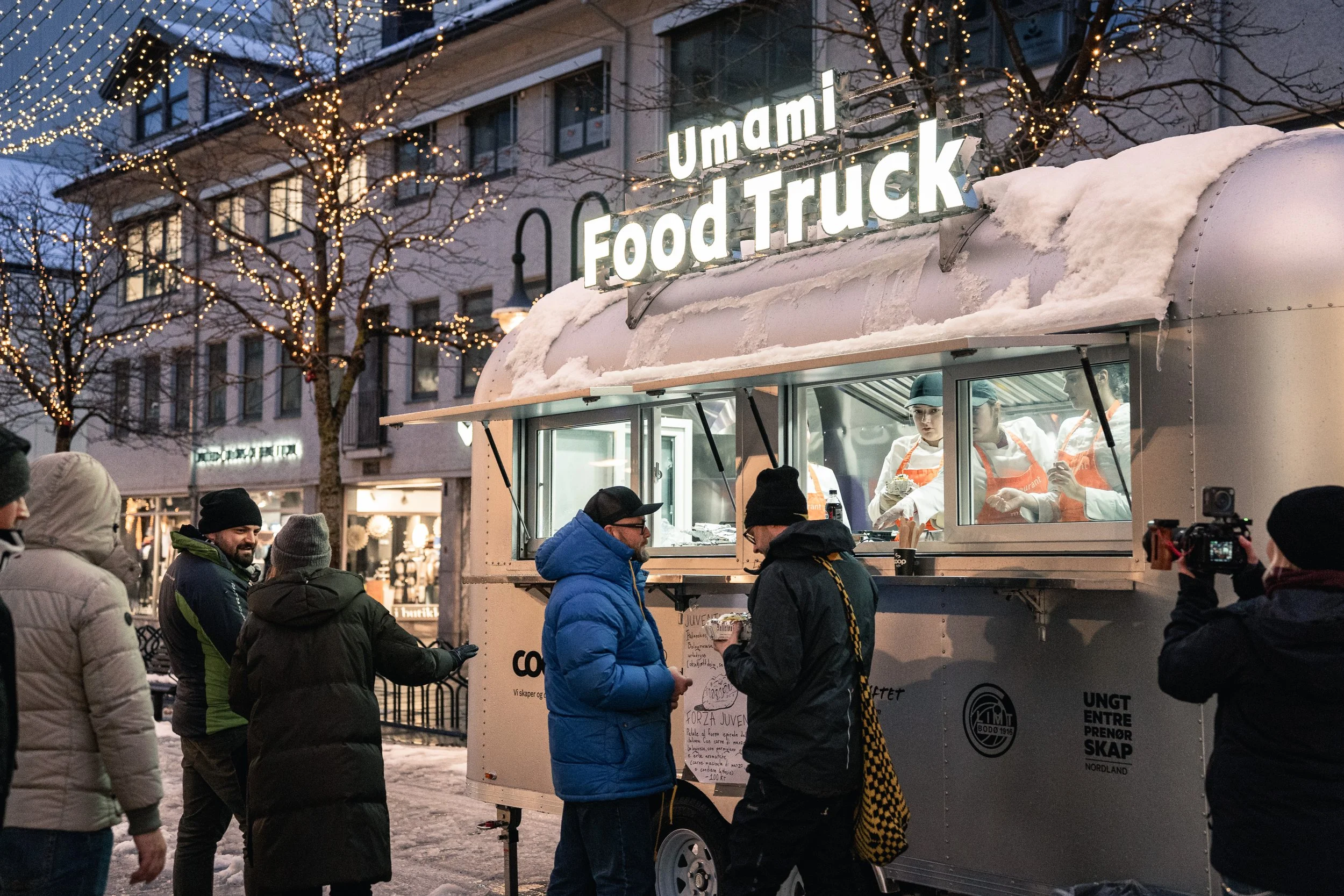 Elevene strålte under lanseringen av Umami Food Truck&nbsp;