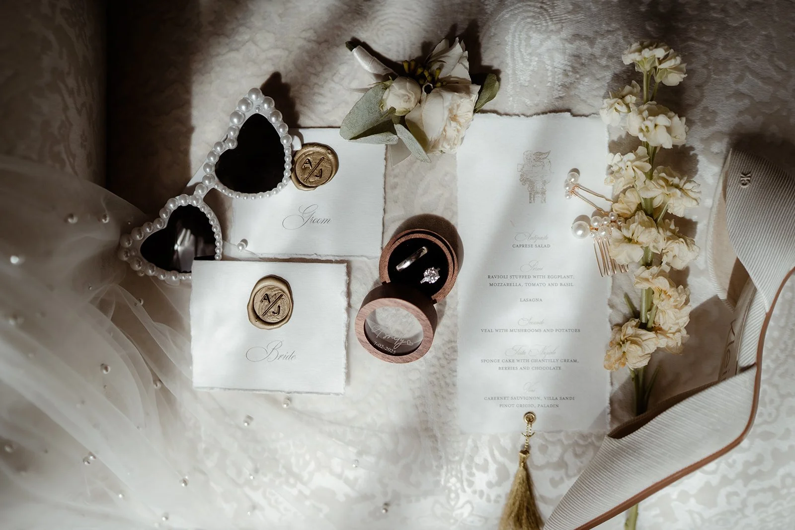 Still choosing You ! (Flowers held close)