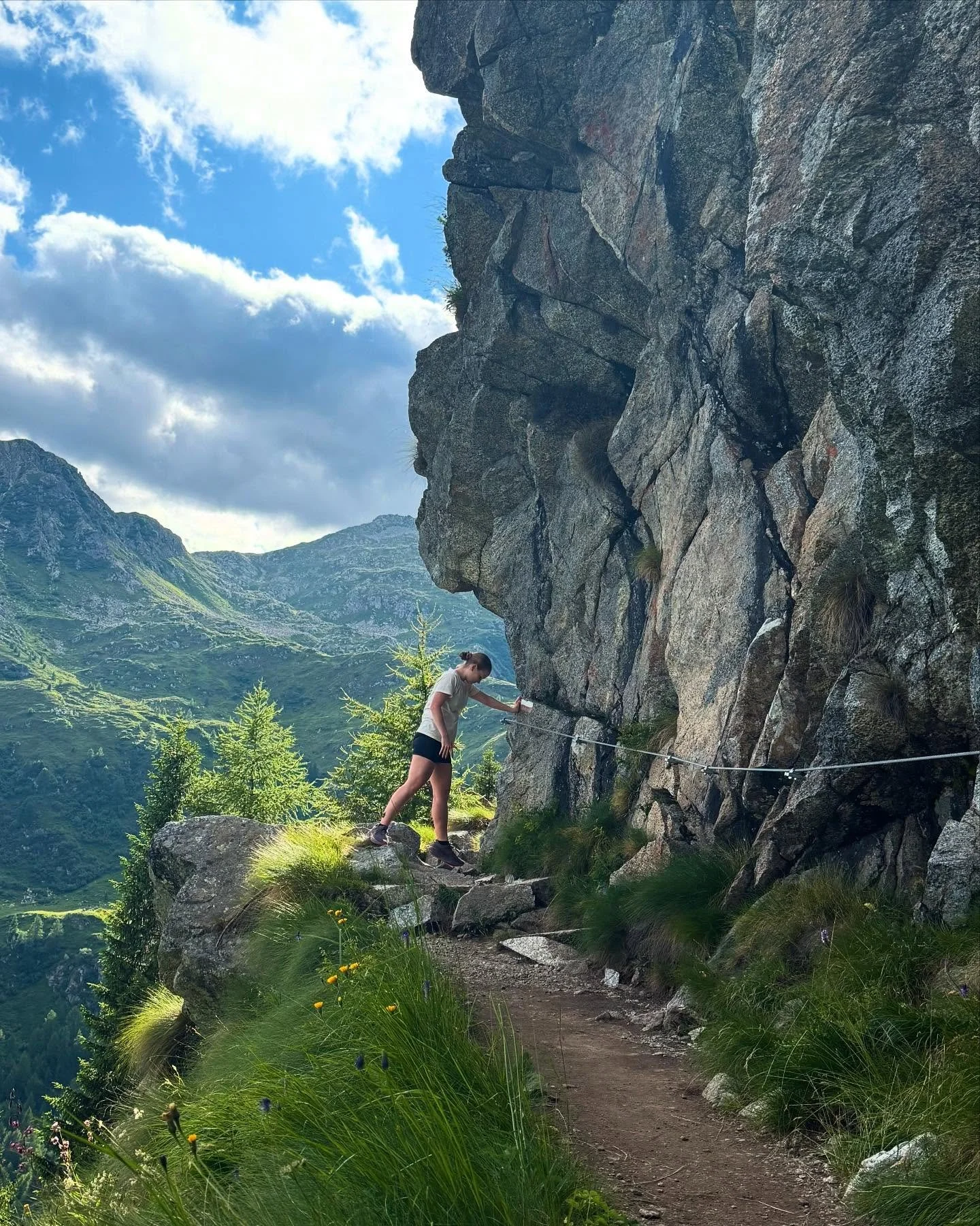 Part due ✌🏼 of postcardesque views from Dolomites 🇮🇹🏔️🌄🏞️

P.S. Slide 5 🖐🏼 is the type of selfies my sister left in my phone every time I asked her to take a photo of me 🥸☠️🤡