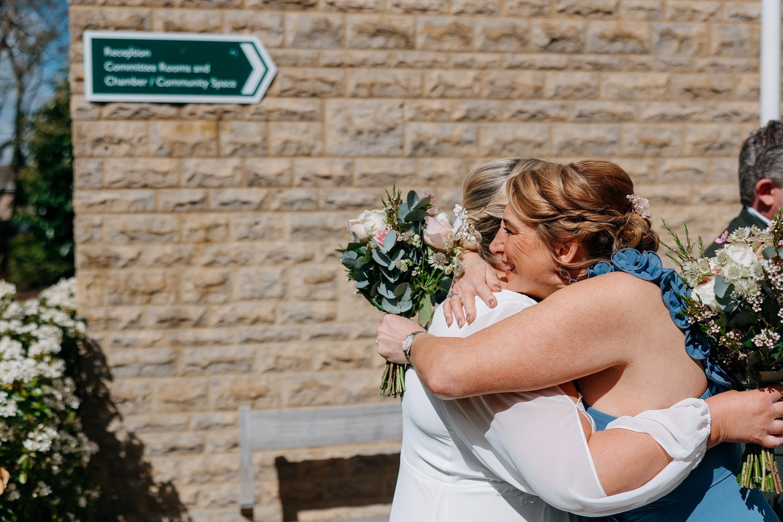 Witney Wedding Photography The Bird in Hand (5).jpg