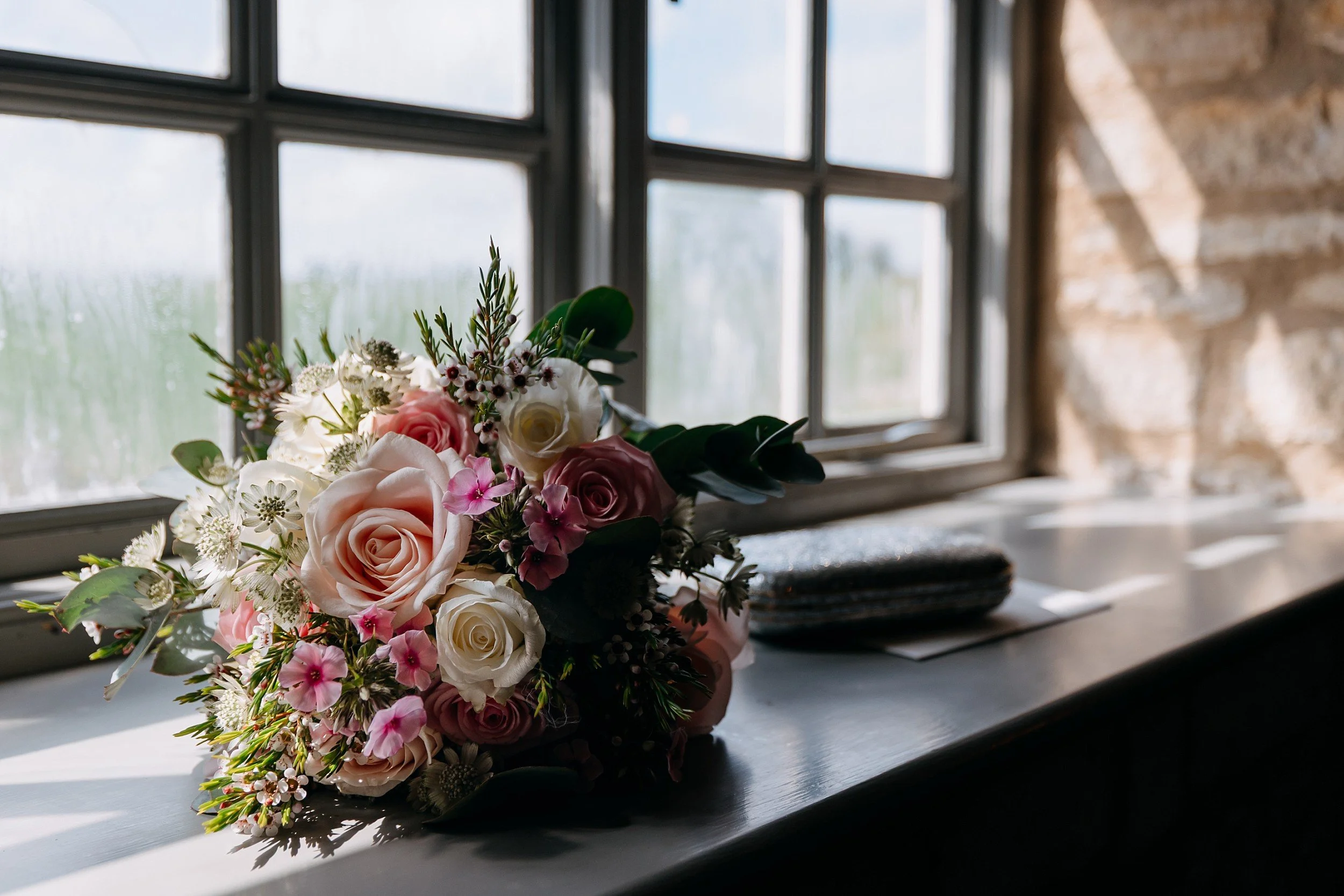 Witney Wedding Photography The Bird in Hand (11).jpg