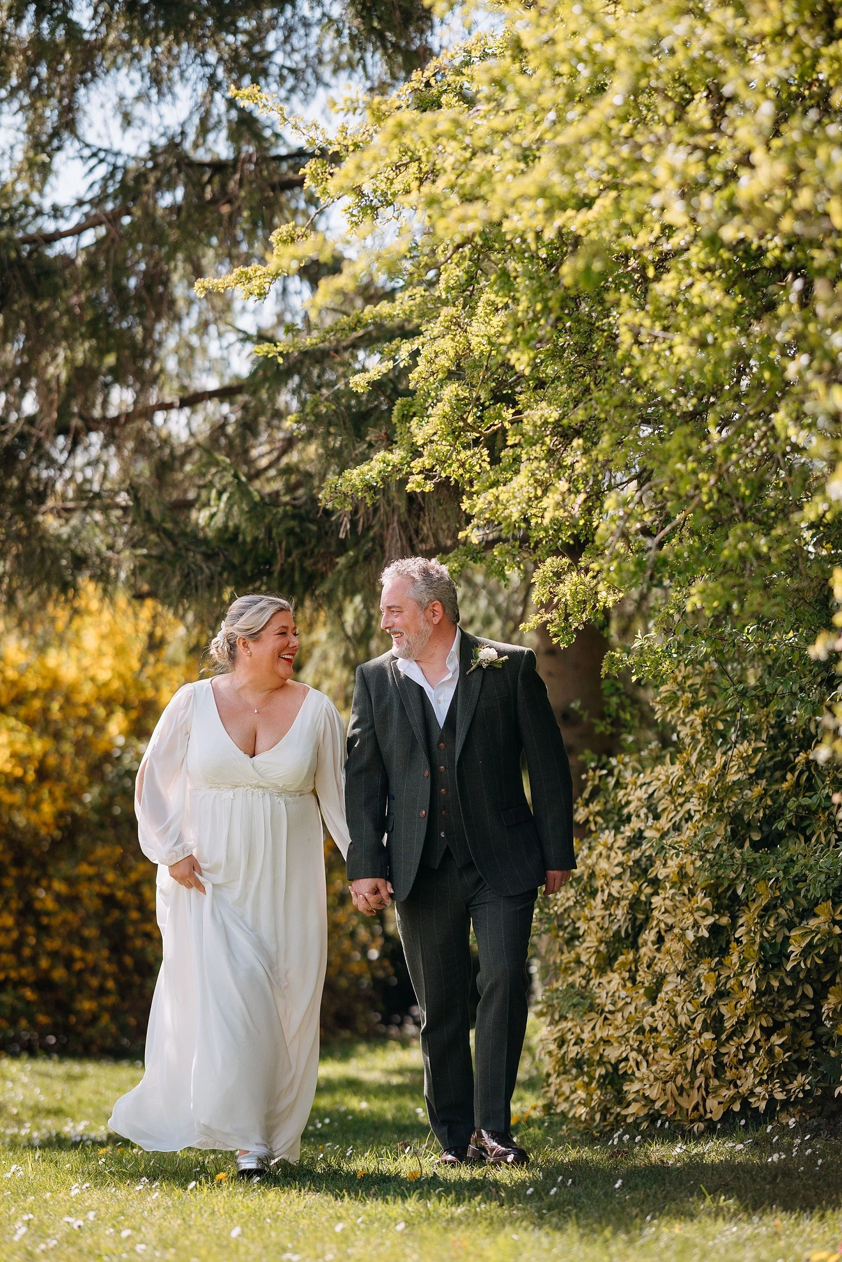 Witney Wedding Photography The Bird in Hand (15).jpg