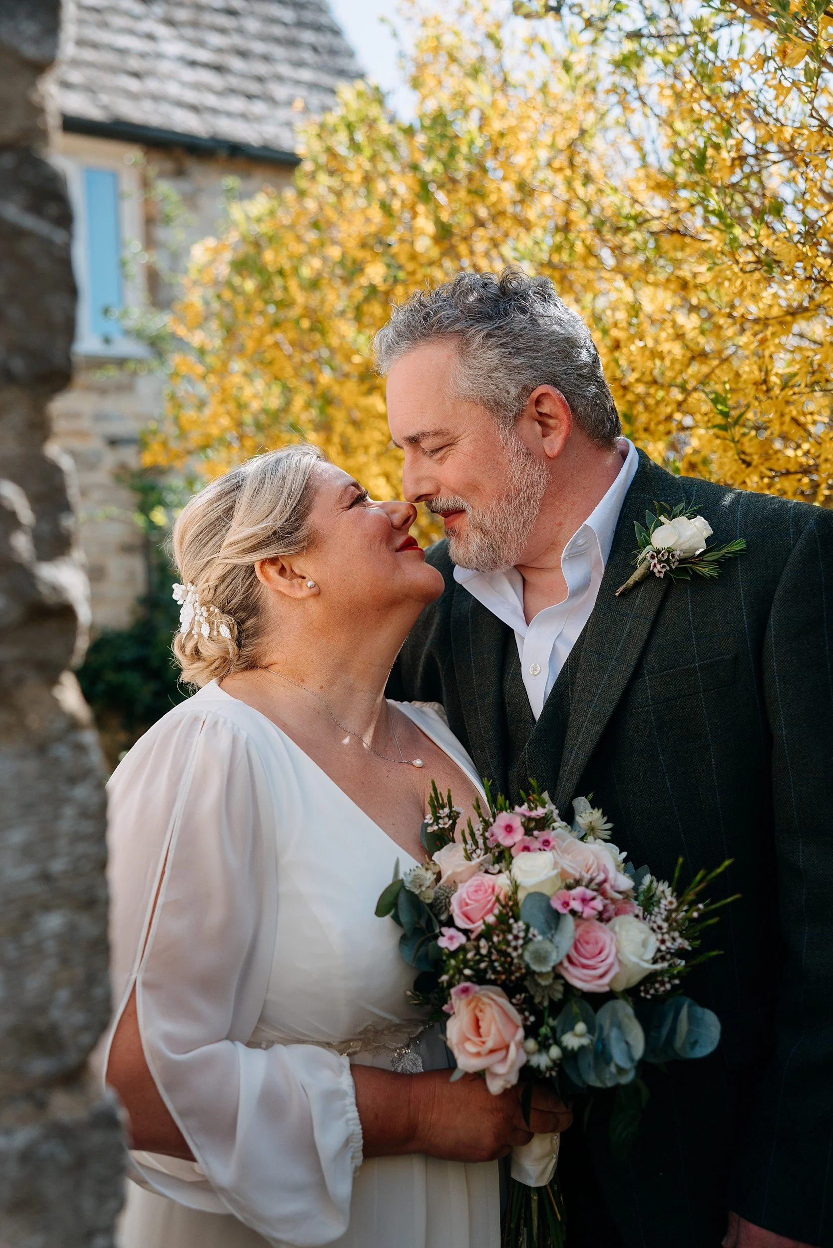 Witney Wedding Photography The Bird in Hand (19).jpg