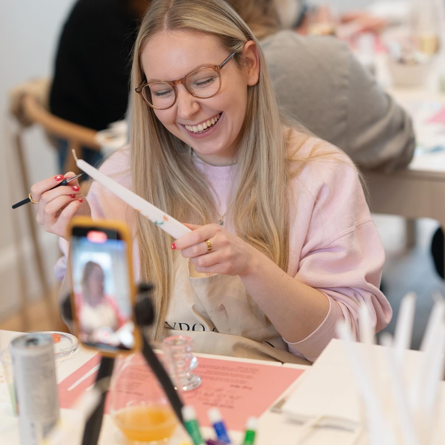 Move over bottomless brunch, there&rsquo;s a new way to catch up with friends now. 

There&rsquo;s nothing quite like a room full of friends, laughing, getting creative (candle painting), drinking great wine, and non-alcoholic alternatives.

Don&rsqu