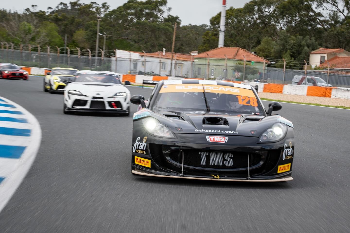 🍾So here it is! Our 2025 competitor, the @frshscents liceried #GINNIE!🤩💫

I was a great testing day at Estoril with @tockwith_motorsports and @graciemitchellracing ahead of the 2025 @supercarsendurance championship.🎉

It was awesome to be on trac