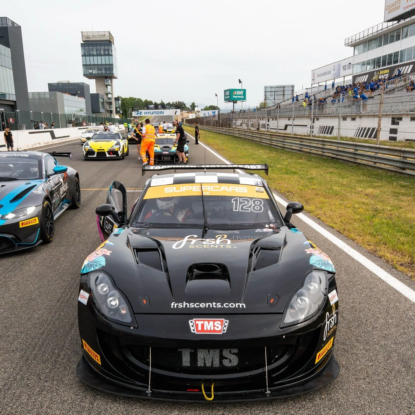 P2 IN JARAMA ๐คฉ๐ฅ๐ฅ @circuito_jarama 
Round 2 of @supercarsendurance with @tockwith_motorsports and @graciemitchellracing was an intense and memorable weekend!
From the first practice, the technical track and brutal heat (cockpit hit 70°C ๐ฅต) p